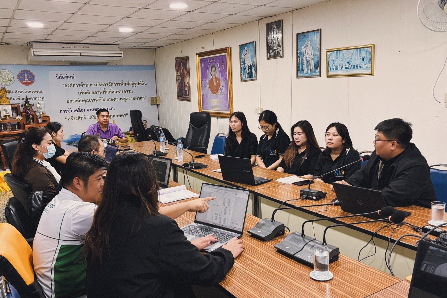 title - ศทส. ลงตรวจสอบพื้นที่เป้าหมาย จังหวัดกาฬสินธุ์ จังหวัดนครพนม จังหวัดมหาสารคาม และจังหวัดมุกดาหาร เพื่อจัดทำแผนที่เชิงเลข (Digital Map) สำหรับการจัดทำฐานข้อมูลแปลงที่ดินในรูปแบบ Shapefile 