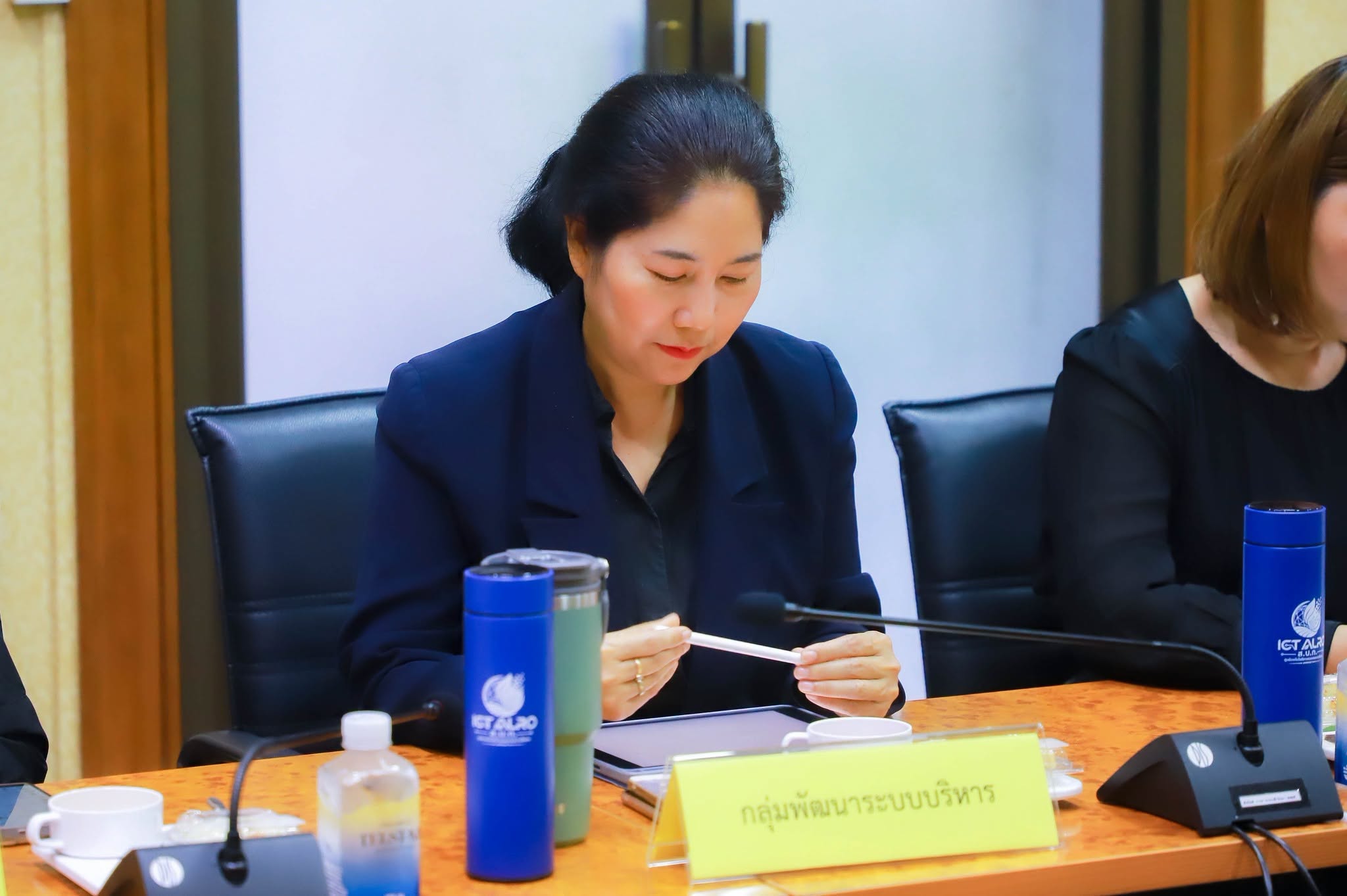 title - ศทส. จัดประชุมคณะกรรมการเทคโนโลยีสารสนเทศของ ส.ป.ก. ครั้งที่ 3/2569  ณ ห้องประชุมจำลอง อัตนโถ ส.ป.ก. ถนนราชดำเนินนอก กรุงเทพฯ และผ่านระบบการประชุมทางไกลออนไลน์ GDCC Space Plus