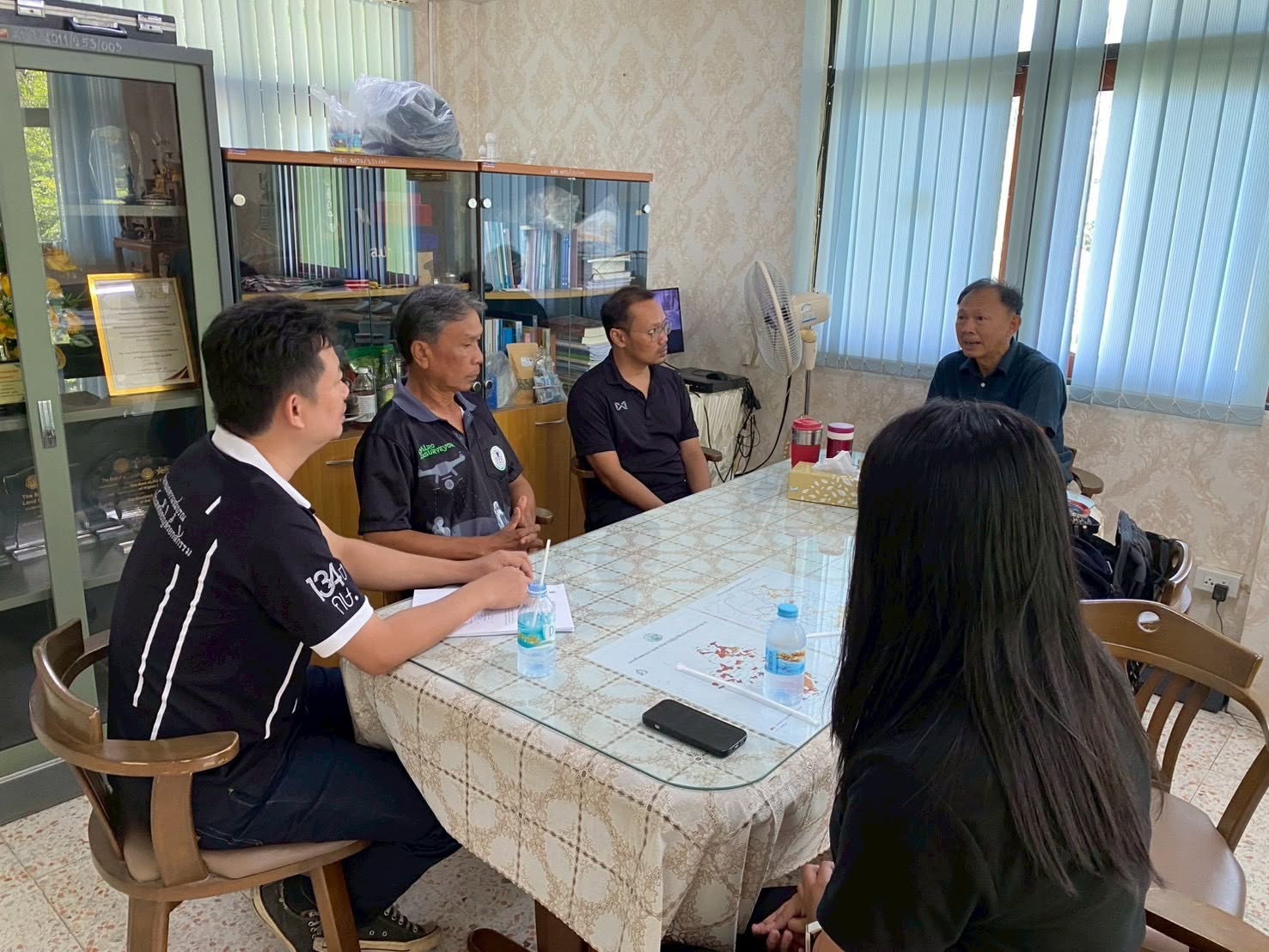 title - ศทส. ลงพื้นที่เป้าหมาย แนะนำ กำกับ และดูแล การปรับปรุงข้อมูลแผนที่เชิงเลข (Digital Map) สำหรับจัดทำฐานข้อมูลแปลงที่ดินในรูปแบบ Shapefile (*.shp) ณ จังหวัดรอุบลราชธานี และจังหวัดศรีสะเกษ