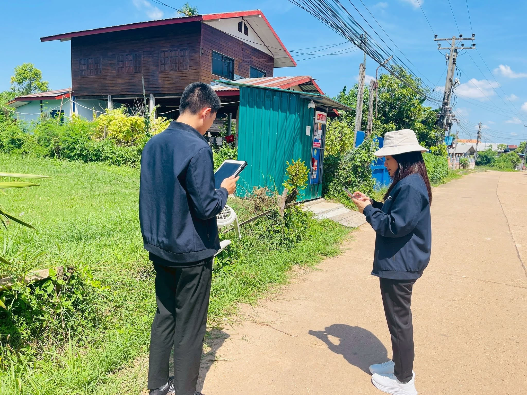 title - ศทส. ลงพื้นที่จัดทำฐานข้อมูลเชิงพื้นที่การใช้ประโยชน์อาคาร และสิ่งปลูกสร้างในเขตปฏิรูปที่ดิน จัดเก็บข้อมูลภาคสนามผ่าน Application Fieldmap และประชาสัมพันธ์การใช้งานระบบ GIS Portal ณ จังหวัดอุบลราชธานี