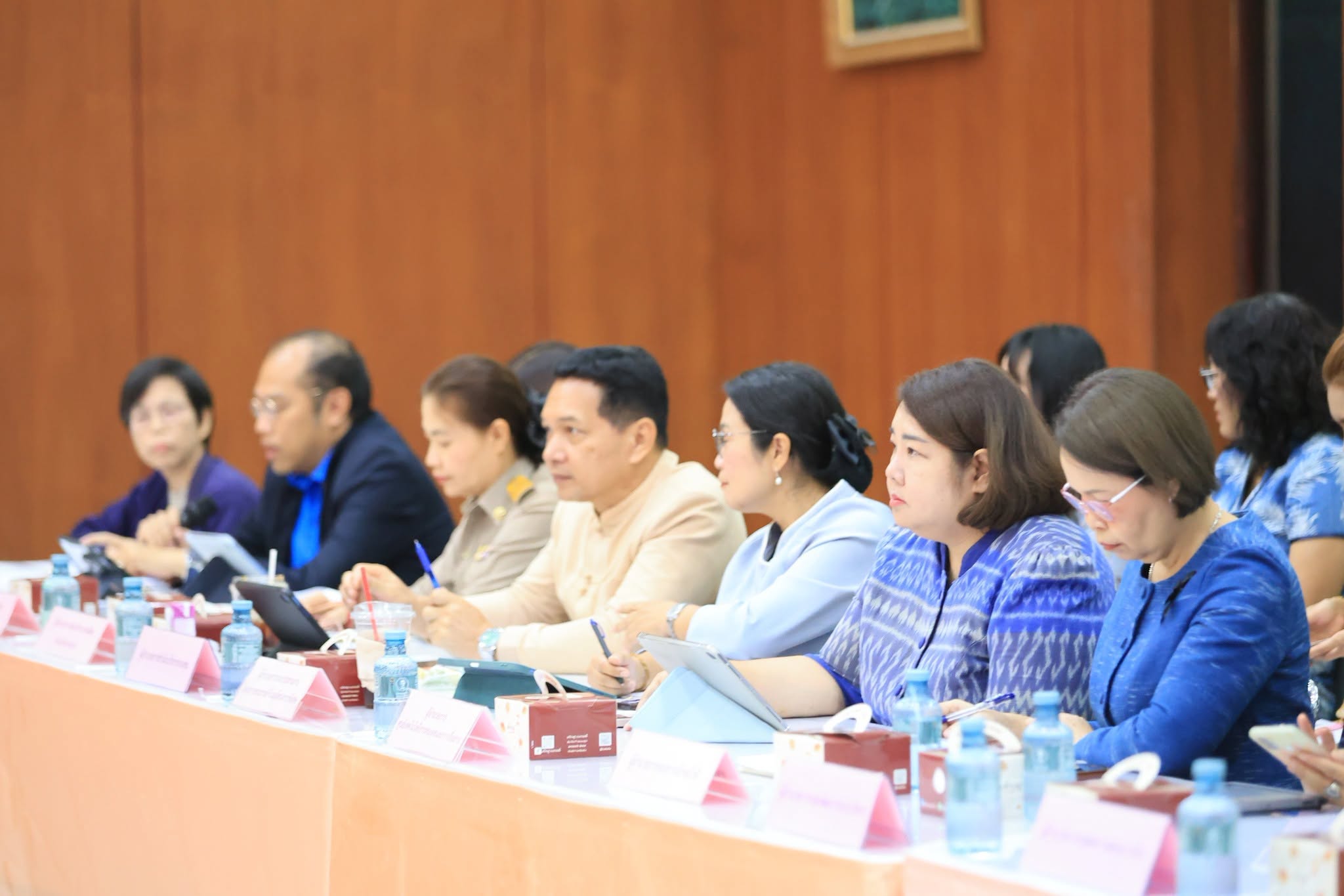 title - ศทส. ร่วมประชุมคณะทำงานติดตามเร่งรัดการใช้จ่ายเงินงบประมาณ ประจำปีงบประมาณ พ.ศ. 2569 สำนักงานการปฏิรูปที่ดินเพื่อเกษตรกรรม ครั้งที่ 5/2569  ณ ห้องประชุมอาคาร 100 ปี ศูนย์ส่งเสริมและพัฒนาอาชีพเสริมนอกภาคการเกษตร อำเภอบางไทร จังหวัดพระนครศรีอยุธยา และช่องทางการประชุมออนไลน์ผ่านโปรแกรม GDCC Space Plus