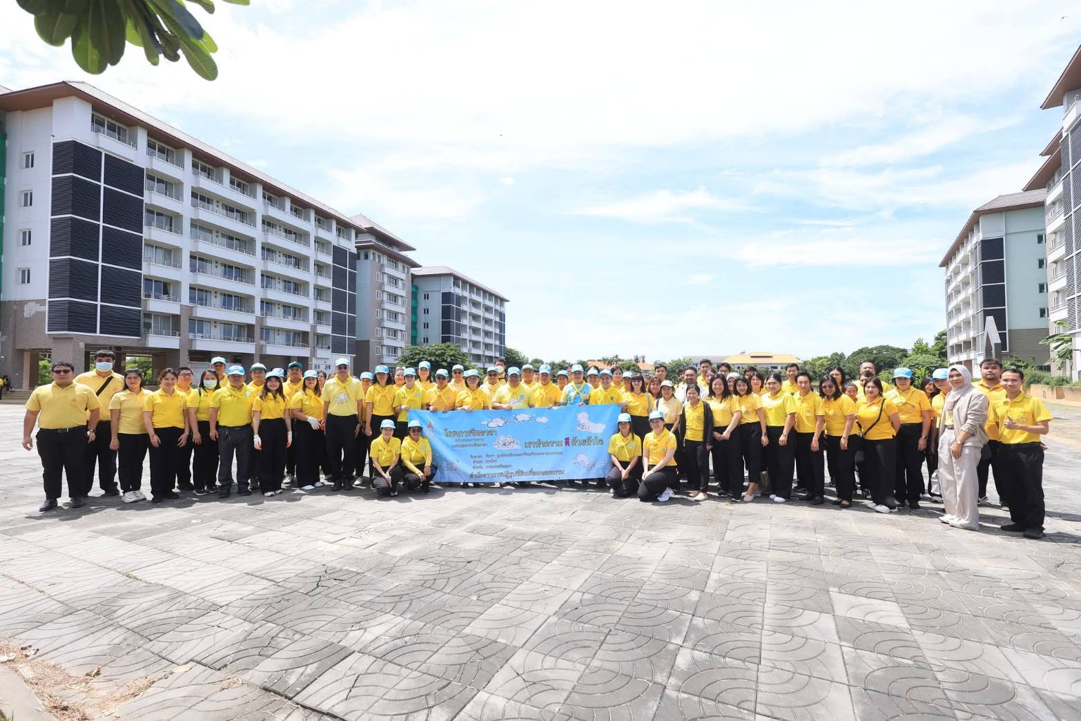 title - เข้าร่วมกิจกรรมจิตอาสาบำเพ็ญประโยชน์ เฉลิมพระเกียรติพระบาทสมเด็จพระเจ้าอยู่หัว และสมเด็จพระนางเจ้าสิริกิติ์ พระบรมราชินีนาถ พระบรมราชชนนีพันปีหลวง