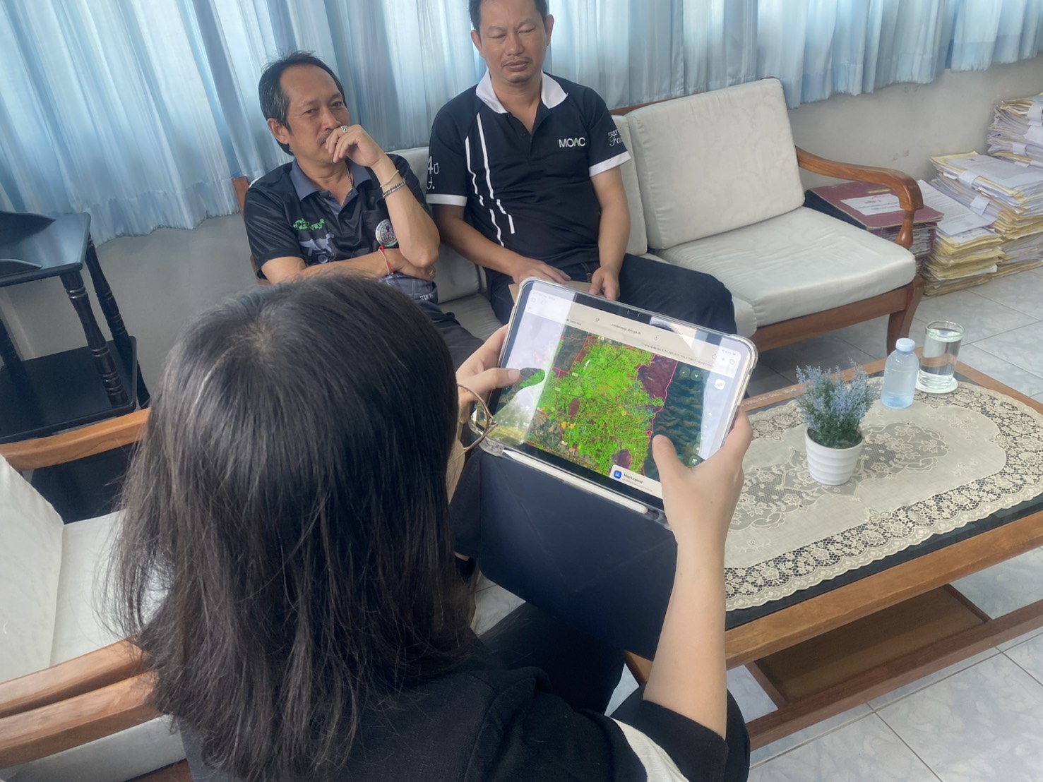 title - ศทส. ลงพื้นที่เป้าหมาย แนะนำ กำกับ และดูแล การปรับปรุงข้อมูลแผนที่เชิงเลข (Digital Map) ฐานข้อมูลจัดที่ดิน (ALRO Land Online) และข้อมูลสารบบที่ดิน ณ จังหวัดลำปาง เชียงราย พะเยา 