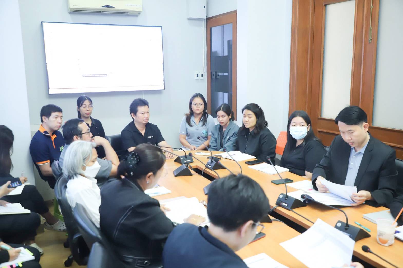 title - ศทส. ประชุมกำกับติดตามผลการดำเนินการตัวชี้วัดร่วมและตัวชี้วัดหลักตามคำรับรองการปฏิบัติราชการของศูนย์เทคโนโลยีสารสนเทศและการสื่อสาร ประจำปี งบประมาณ พ.ศ. 2569 ครั้งที่ 1/2569  