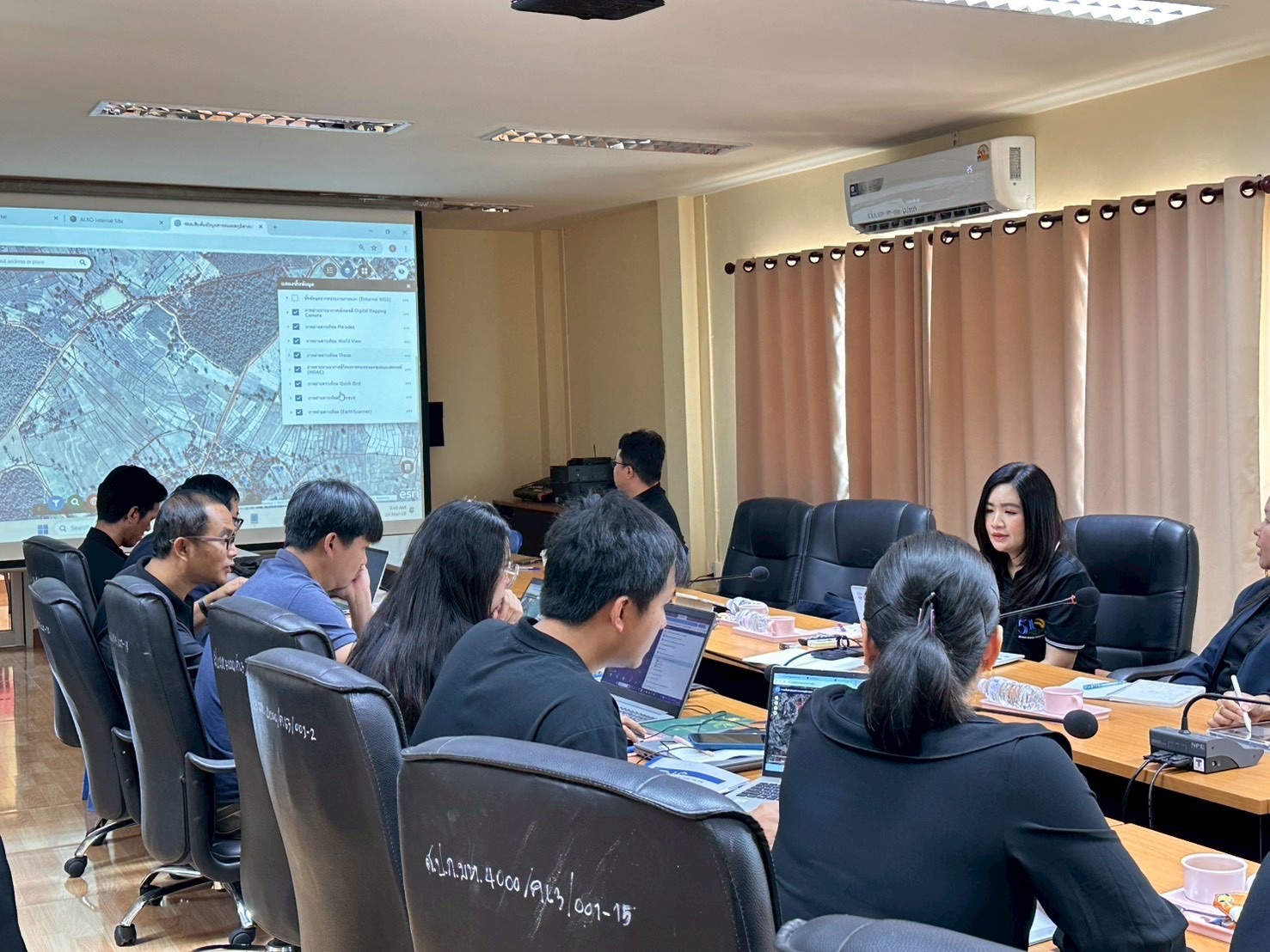 title - ศทส. ลงพื้นที่จัดทำฐานข้อมูลเชิงพื้นที่การใช้ประโยชน์อาคาร และสิ่งปลูกสร้างในเขตปฏิรูปที่ดิน จัดเก็บข้อมูลภาคสนามผ่าน Application Fieldmap และประชาสัมพันธ์การใช้งานระบบ GIS Portal ณ จังหวัดมุกดาหาร และจังหวัดอำนาจเจริญ