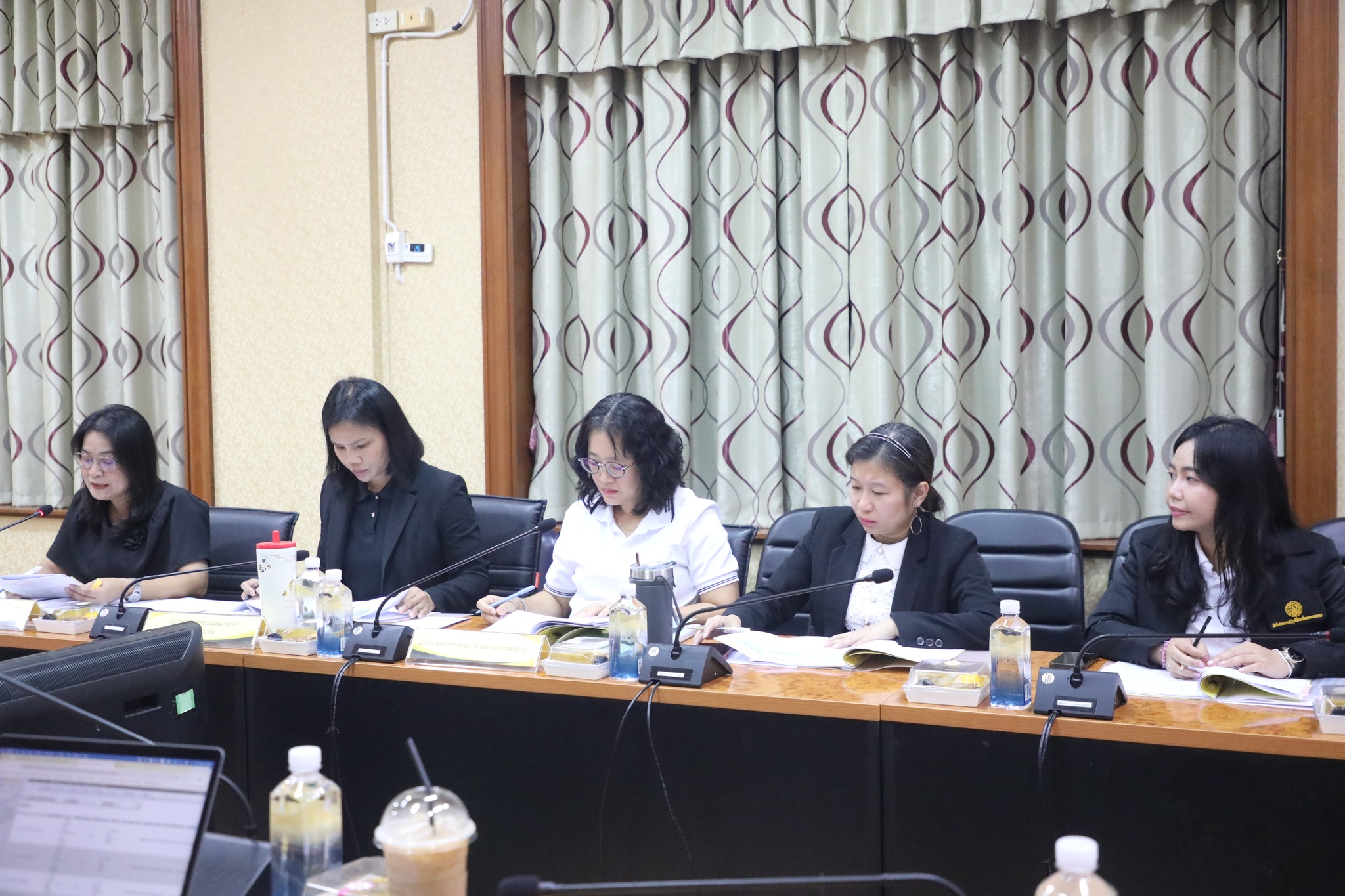 title - ศทส. เข้าร่วมประชุมคณะกรรมการดำเนินงานโครงการอนุรักษ์พันธุกรรมพืชอันเนื่องมาจากพระราชดำริ สมเด็จพระเทพรัตนราชสุดาฯ สยามบรมราชกุมารี สำนักงานการปฏิรูปที่ดินเพื่อเกษตรกรรม ครั้งที่ 1/2569