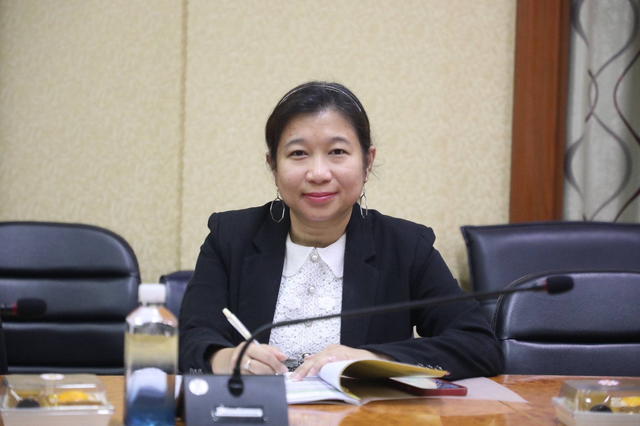 title - ศทส. เข้าร่วมประชุมคณะกรรมการดำเนินงานโครงการอนุรักษ์พันธุกรรมพืชอันเนื่องมาจากพระราชดำริ สมเด็จพระเทพรัตนราชสุดาฯ สยามบรมราชกุมารี สำนักงานการปฏิรูปที่ดินเพื่อเกษตรกรรม ครั้งที่ 1/2569