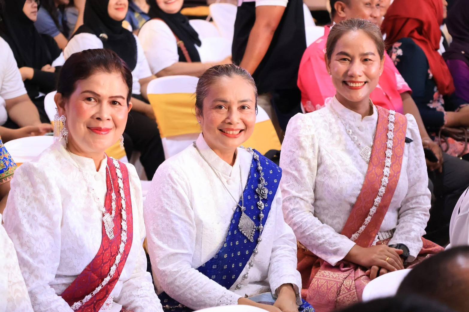 ปฏิรูปที่ดินจังหวัดสตูล ร่วมพิธีเปิดงานกาชาดสตูล “SATUN SMILE เติมสุขที่สตูล” หนุนเศรษฐกิจ–ระดมทุนช่วยเหลือประชาชน