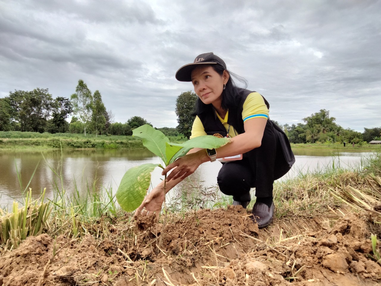 จัดกิจกรรมจิตอาสา บำเพ็ญสาธารณะประโยชน์และบำเพ็ญสาธารณกุศล เฉลิมพระเกียรติสมเด็จพระนางเจ้าสิริกิติ์ พระบรมราชินีนาถ พระบรมราชชนนีพันปีหลวง