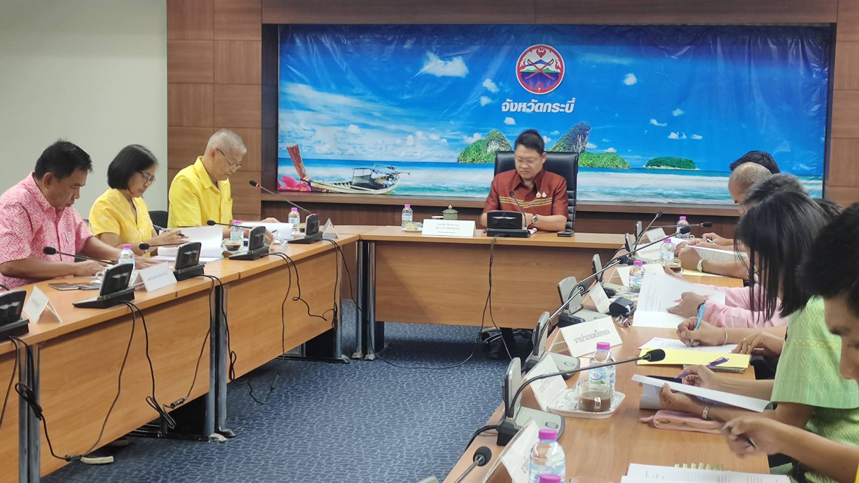 จังหวัดกระบี่ ประชุมคณะกรรมการคัดเลือกกรรมการผู้แทนเกษตรกรในคณะกรรมการปฏิรูปที่ดินจังหวัดกระบี่ ครั้งที่ 1/2568 (ข่าวแชร์)