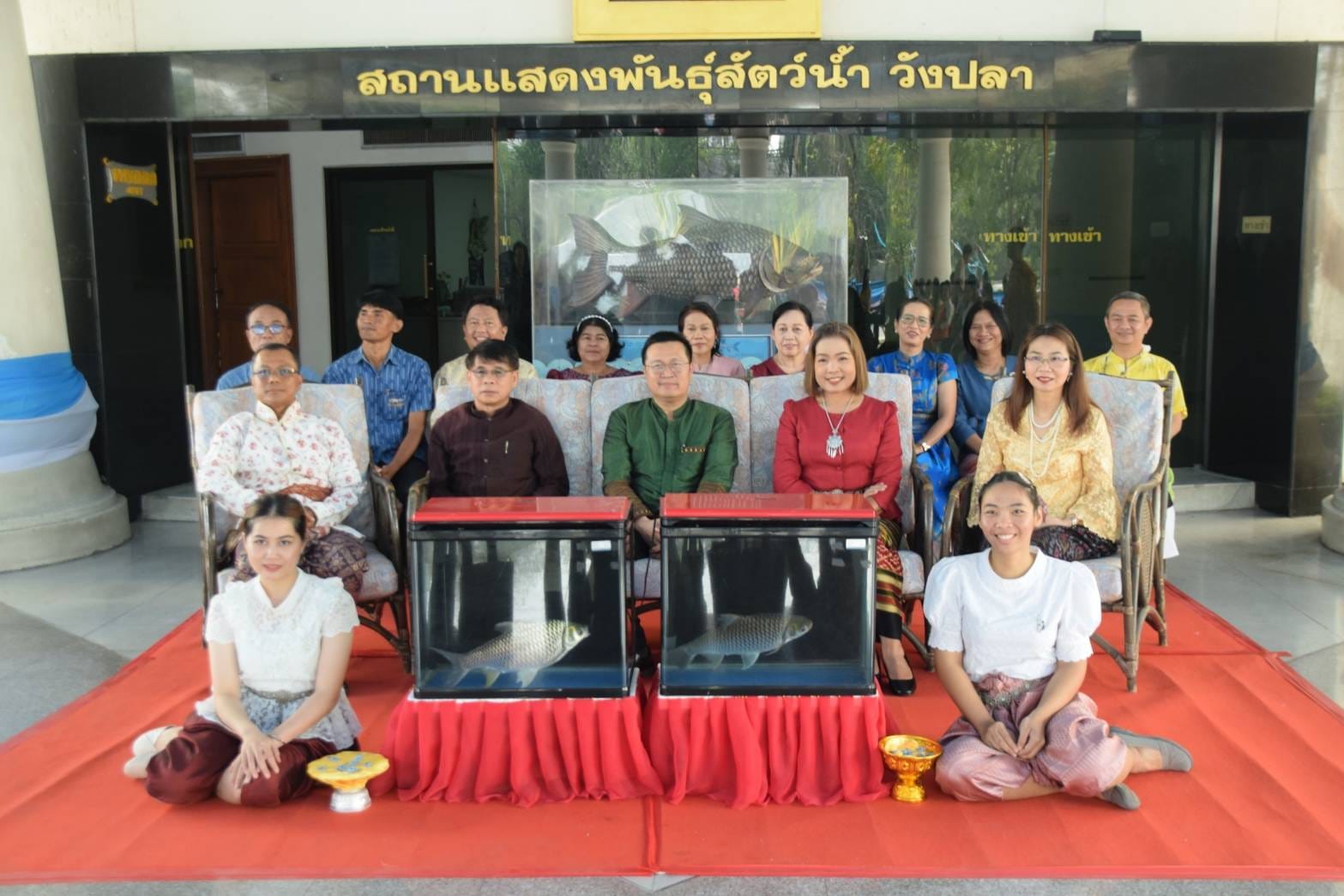 นางสาวพจนันท์ กองมาก ปฏิรูปที่ดินจังหวัดพระนครศรีอยุธยา ร่วมเป็นเกียรติเนื่องในพิธีมงคลสมรส ระหว่างตะเพียนแก้ว นิรันดร และ ตะเพียนเงิน รักมั่น 