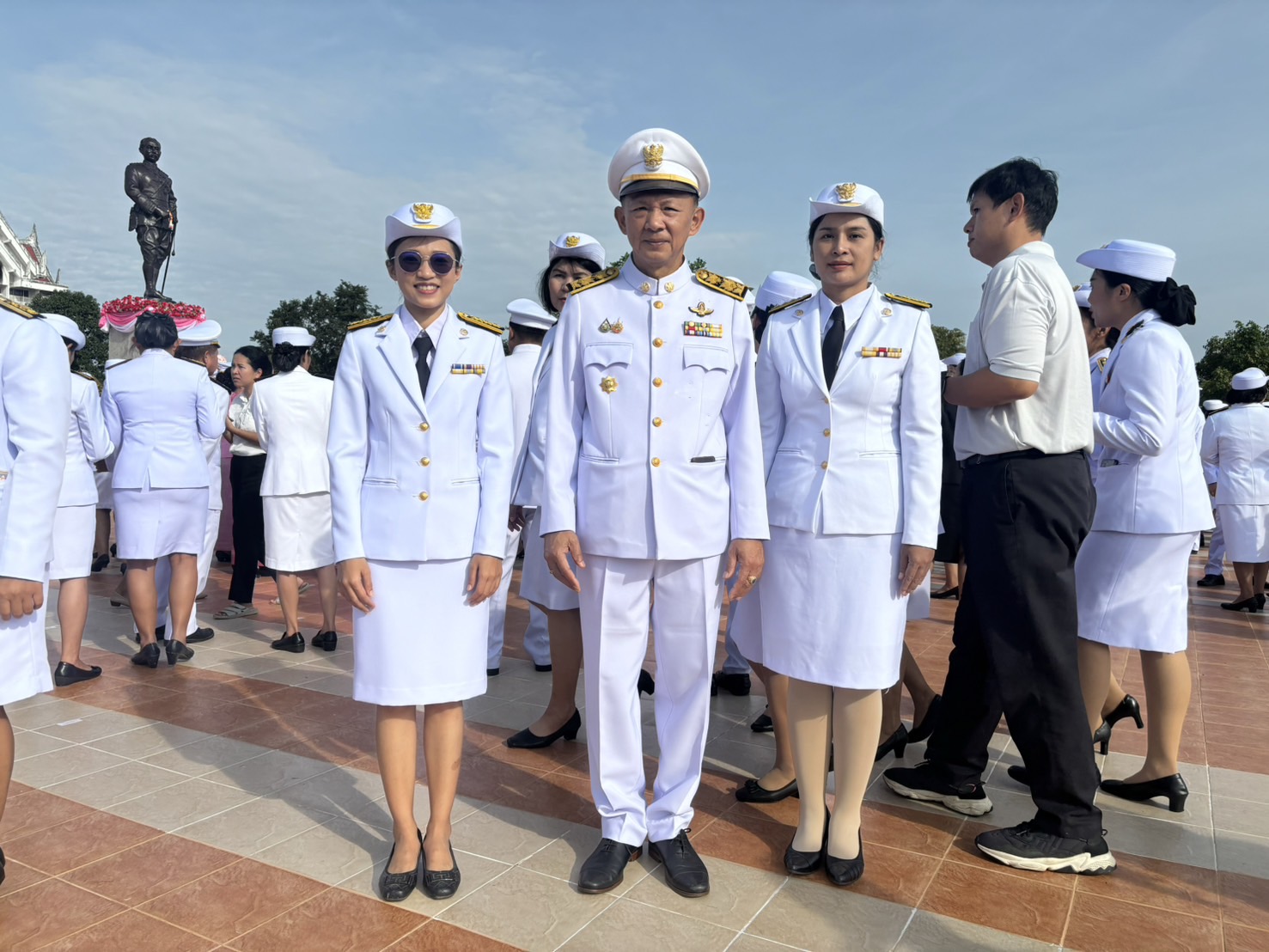 ร่วมพิธีวางพวงมาลาถวายราชสักการะ น้อมรำลึกเนื่องในวันคล้ายวันสวรรคตพระบาทสมเด็จพระจุลจอมเกล้าเจ้าอยู่หัว (รัชกาลที่ 5) 23 ตุลาคม 2567 วันปิยมหาราช  