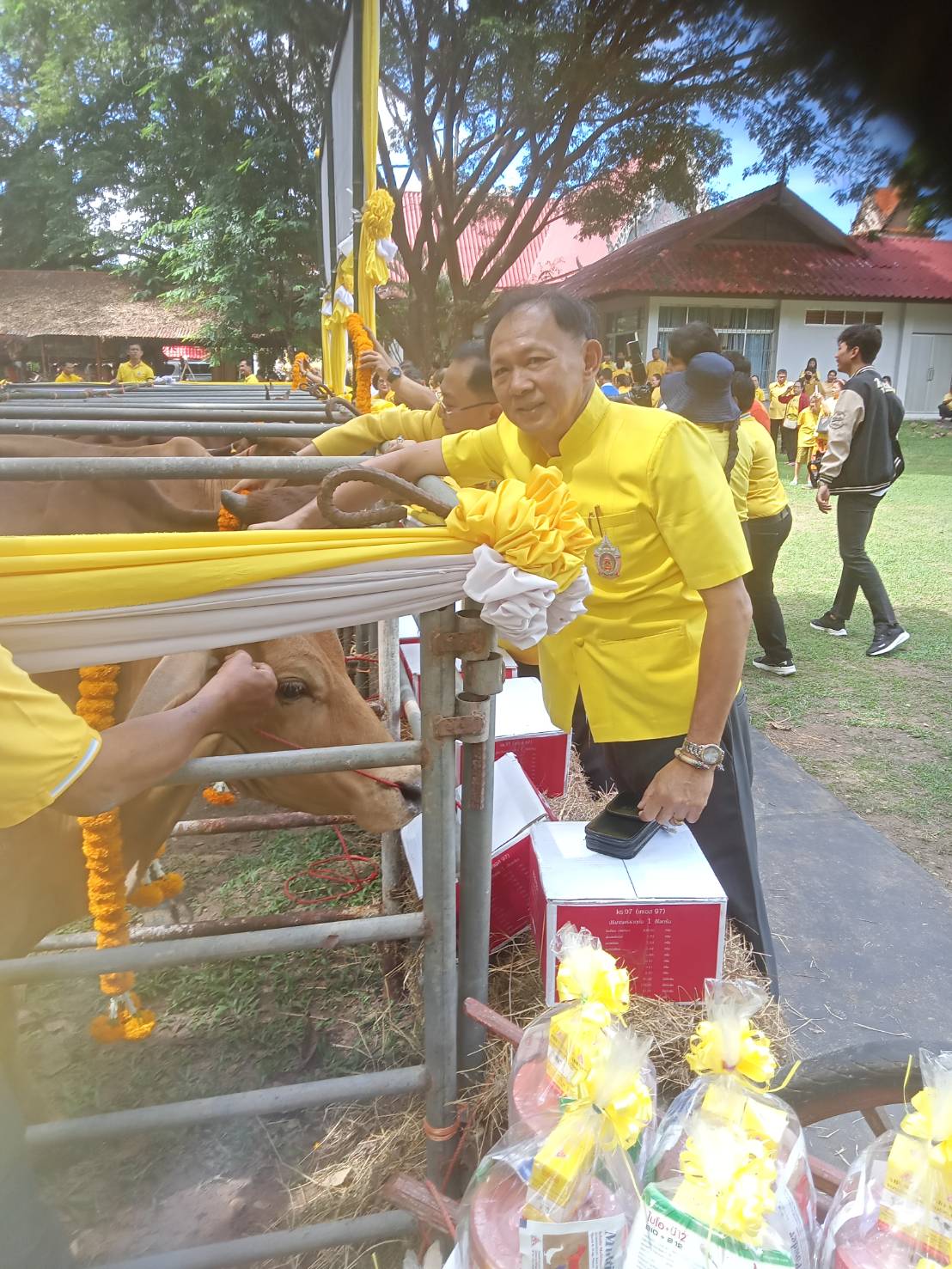 ส.ป.ก.ร่วมพิธีมอบกรรมสิทธิ์และไถ่ชีวิตโค - กระบือ เฉลิมพระเกียรติพระบาทสมเด็จพระเจ้าอยู่หัว เนื่องในโอกาสพระราชพิธีมหามงคลเฉลิมพระชนมพรรษา 6 รอบ 28 กรกฎาคม 2567  (ข่าวแชร์)