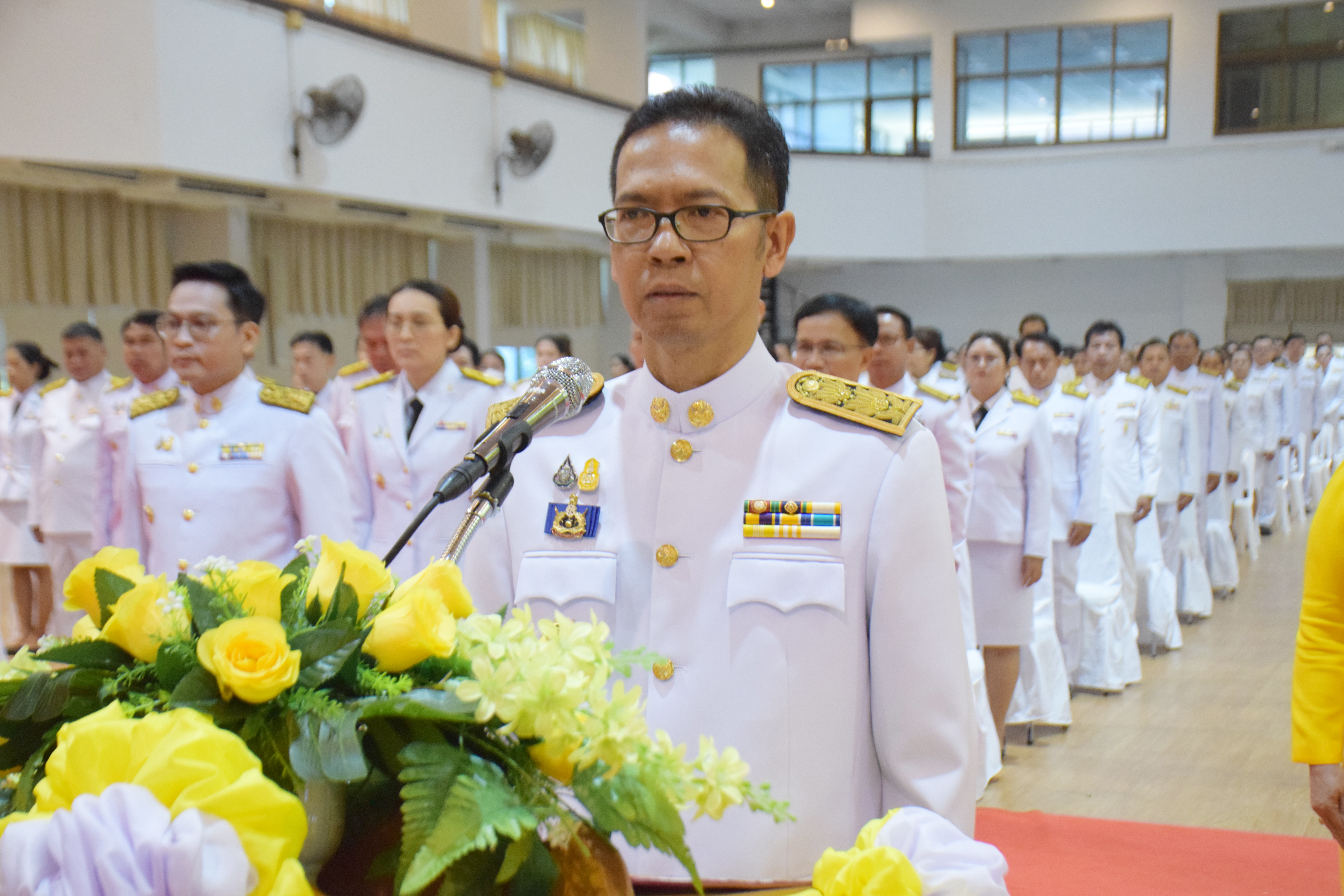 ส.ป.ก.อำนาจเจริญ ร่วมพิธีถวายราชสักการะวางพานพุ่มดอกไม้สด พระบาทสมเด็จพระบรมชนกาธิเบศร มหาภูมิพลอดุลยเดชมหาราช บรมนาถบพิตร เนื่องในวันพระบิดาแห่งฝนหลวง