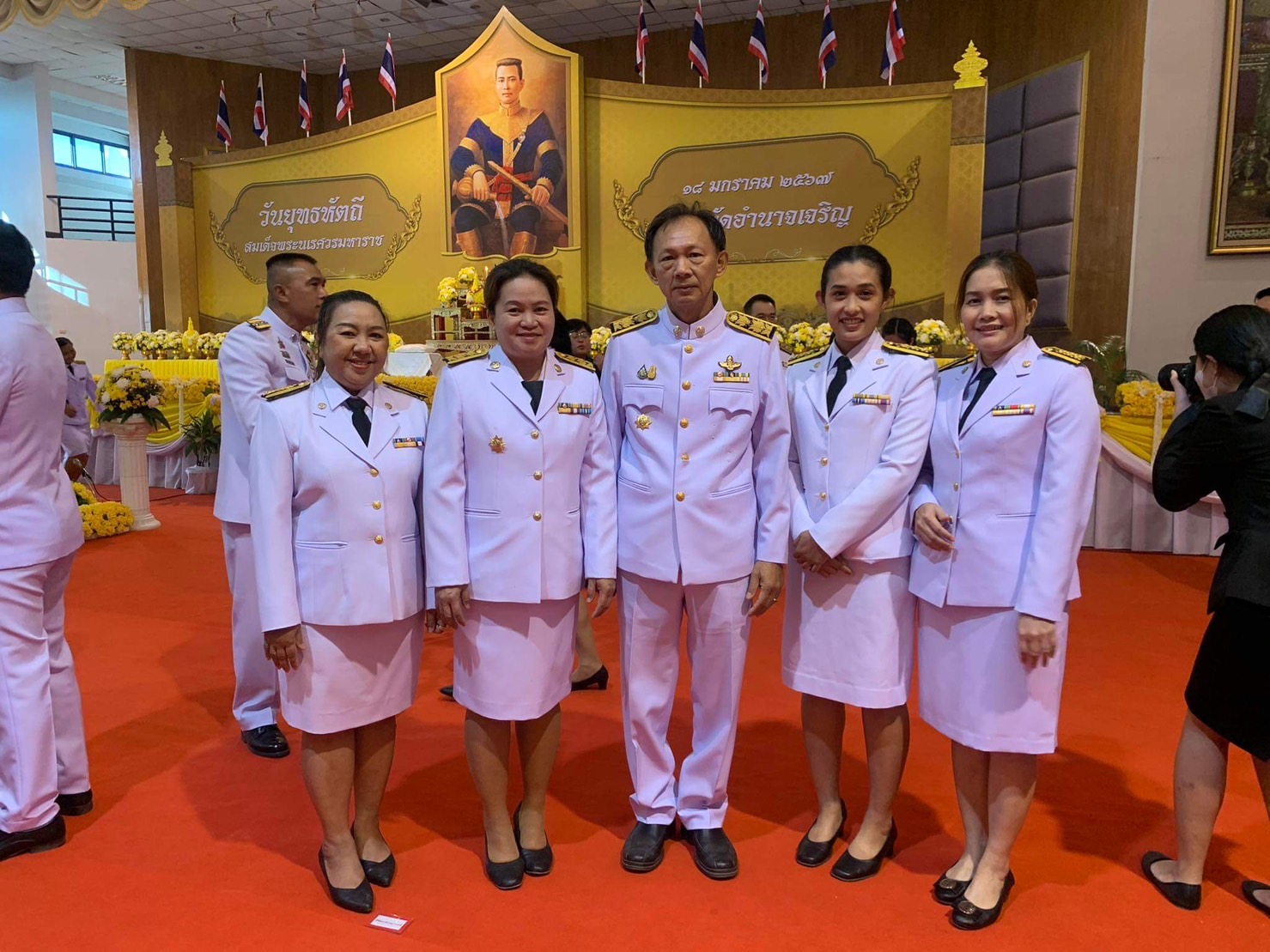 ส.ป.ก จังหวัดอำนาจเจริญ ร่วมพิธีวางพานพุ่มดอกไม้และถวายราชสักการะสมเด็จพระนเรศวรมหาราช เนื่องในวันยุทธหัตถี ประจำปี 2567