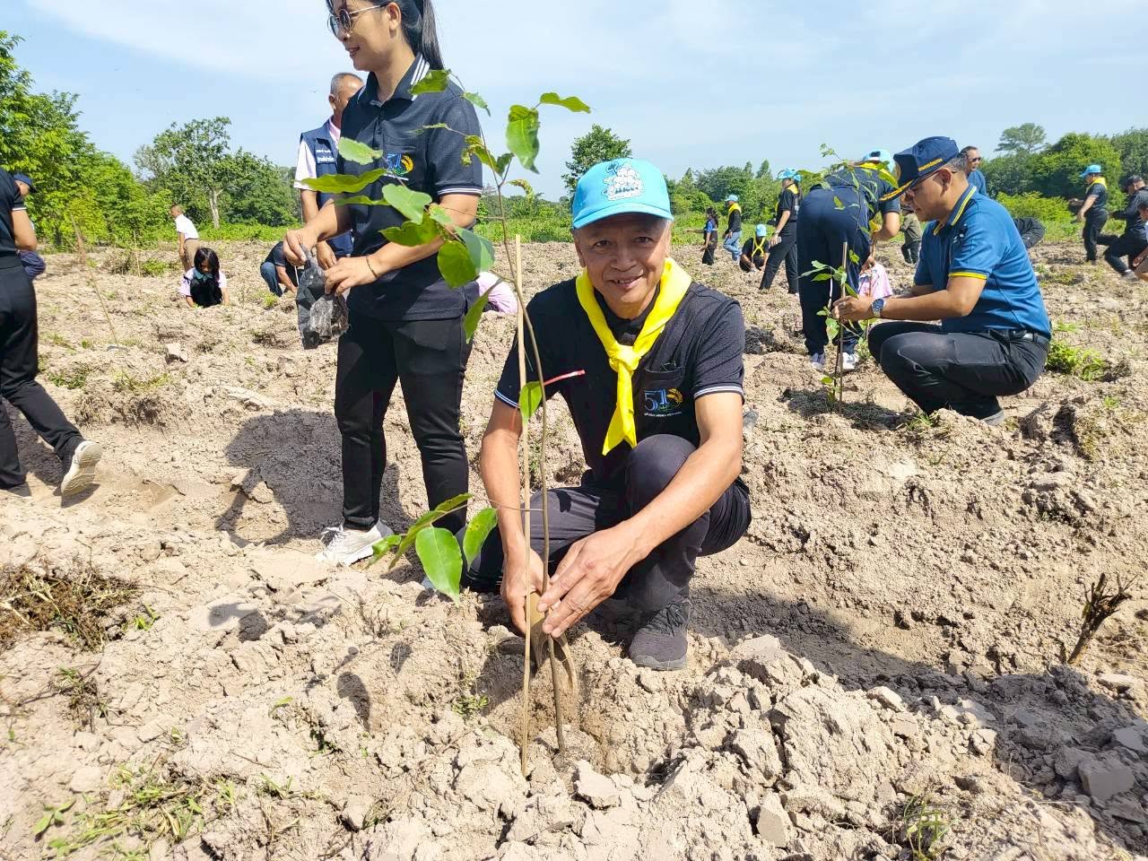 ร่วมกิจกรรมปลูกป่าเฉลิมพระเกียรติ เนื่องในวันเฉลิมพระชนมพรรษา พระบาทสมเด็จพระปรเมนทรรามาธิบดีศรีสินทรมหาวชิราลงกรณ มหิศรภูมิพลราชวรางกูร กิติสิริสมบูรณอดุลยเดช สยามินทราธิเบศราชวโรดม บรมนาถบพิตร พระวชิรเกล้าเจ้าอยู่หัว