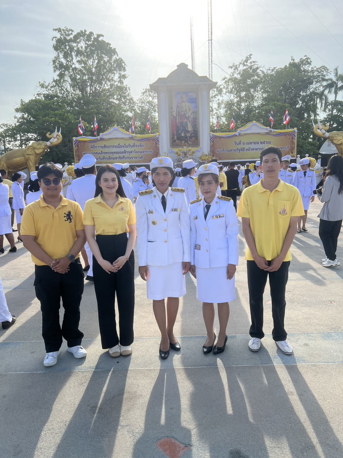 ส.ป.ก.เพชรบุรี เข้าร่วมพิธีถวายสักการะเนื่องใน วันที่ระลึกพระบาทสมเด็จพระพุทธยอดฟ้าจุฬาโลกมหาราชและวันที่ระลึกมหาจักรีบรมราชวงศ์ 