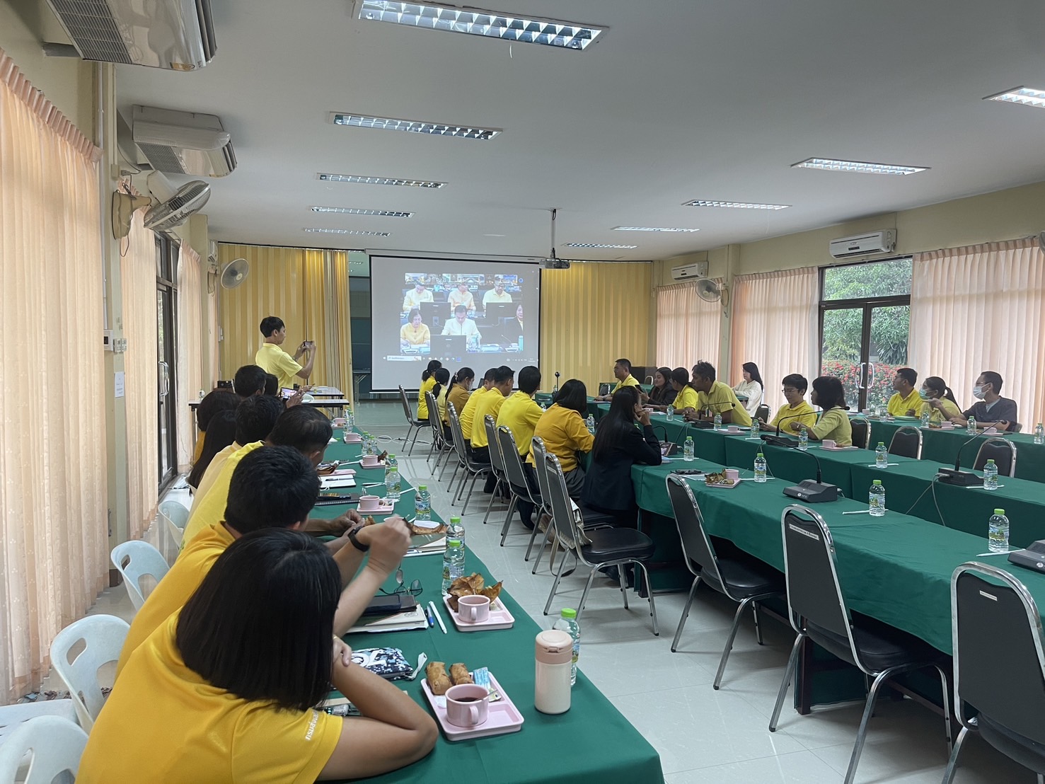 ส.ป.ก.เพรชบุรี ประชุมมอบนโยบายขับเคลื่อนงานกระทรวงเกษตรและสหกรณ์