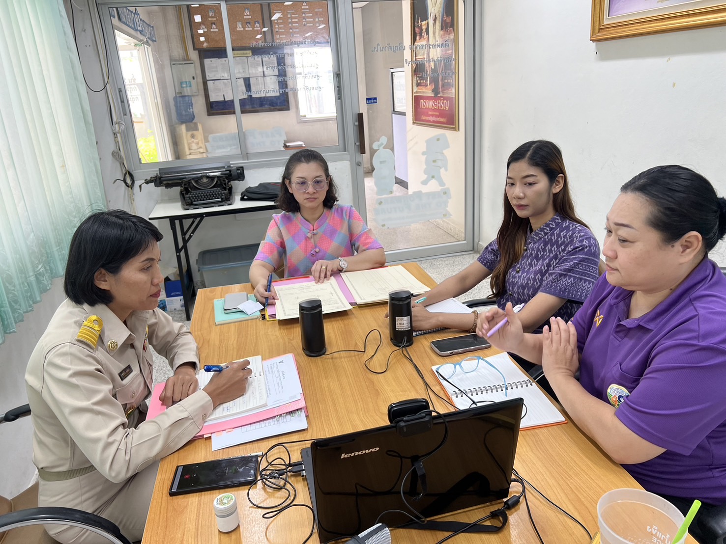ส.ป.ก.เพชรบุรี  เข้าร่วมประชุมเตรียมความพร้อม  การจัดงานมอบโฉนดเพื่อการเกษตร เฉลิมพระเกียรติพระบาทสมเด็จพระเจ้าอยู่หัว เนื่องในโอกาสพระราชพิธีมหามงคล เฉลิมพระชนมพรรษา 6 รอบ