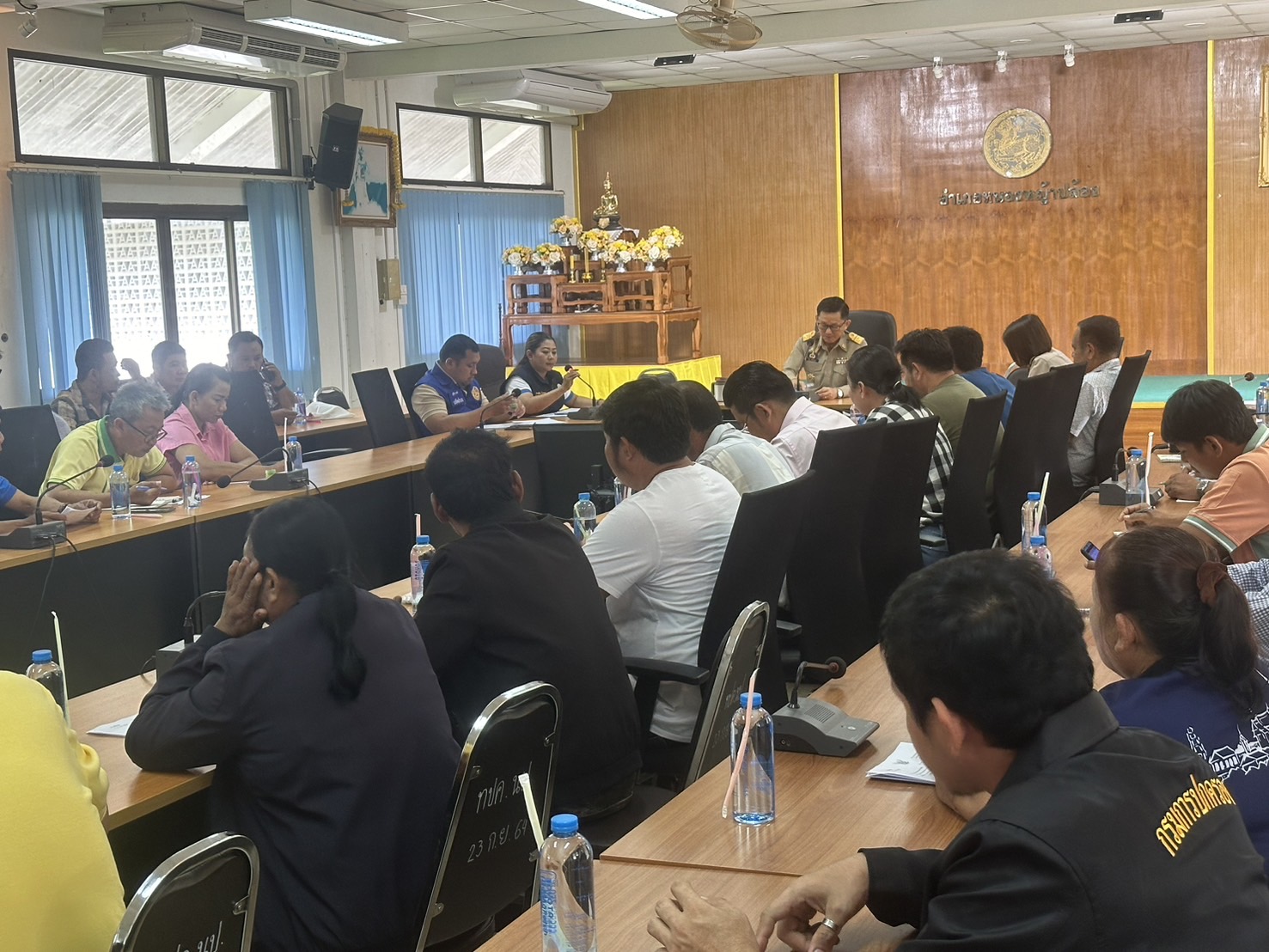 ส.ป.ก.เพชรบุรี เข้าร่วมประชุมการเตรียมความพร้อม สร้างฝายปูนชะลอน้ำ ในพื้นทีอำเภอหนองหญ้าปล้อง  