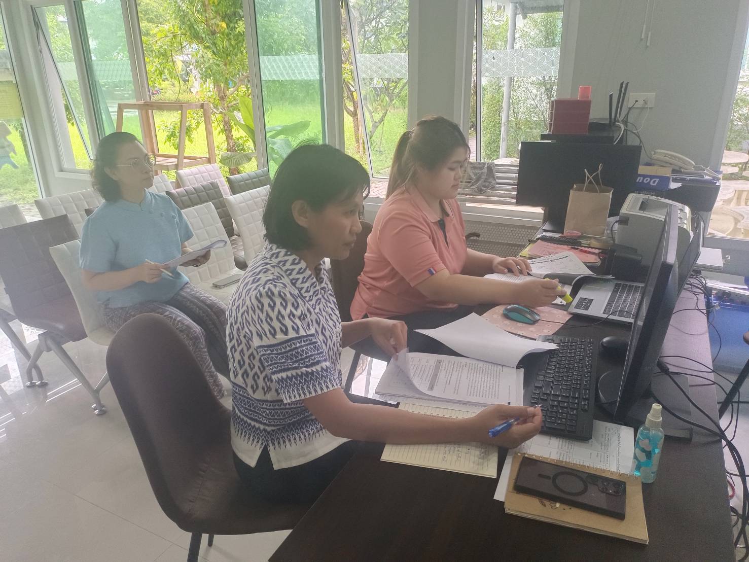 ส.ป.ก.เพชรบุรี เข้าร่วมอบรมเชิงปฏิบัติการ แอปพลิเคชัน/ระบบงานบริการของหน่วยงานที่จะให้บริการภายใต้ศูนย์บริการเกษตรพิรุณราชฯ 