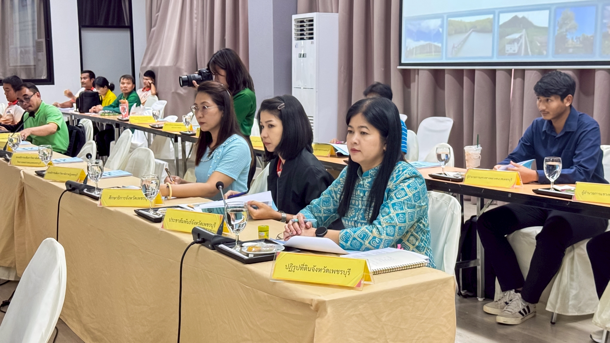  ส.ป.ก.เพชรบุรี เข้าร่วมประชุมคณะกรรมการประสานการขับเคลื่อนและขยายผลโครงการอันเนื่องมาจากพระราชดำริและหลักปรัชญาของเศรษฐกิจพอเพียง จังหวัดเพชรบุรี ครั้งที่ 2/2568 