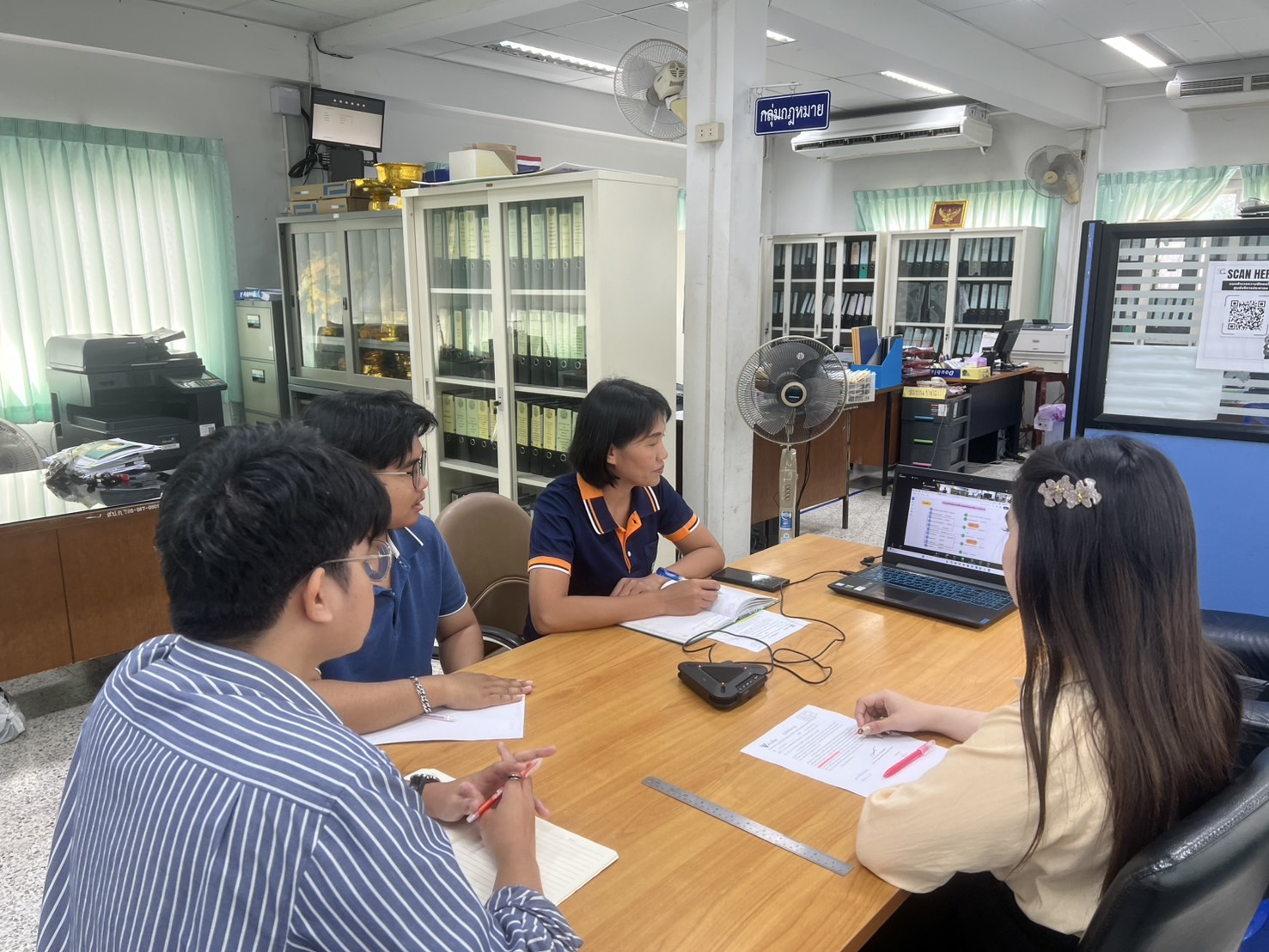 ส.ป.ก.เพชรบุรี ร่วมประชุมหารือแนวทางการแก้ไขปัญหาที่เกิดขึ้นและชี้แจงเรื่องการยื่นคำขอแจ้งการถือครองและทำประโยชน์ในที่ดินของเกษตรกรอื่นโดยไม่ได้รับอนุญาตฯ (ข้อ62) 