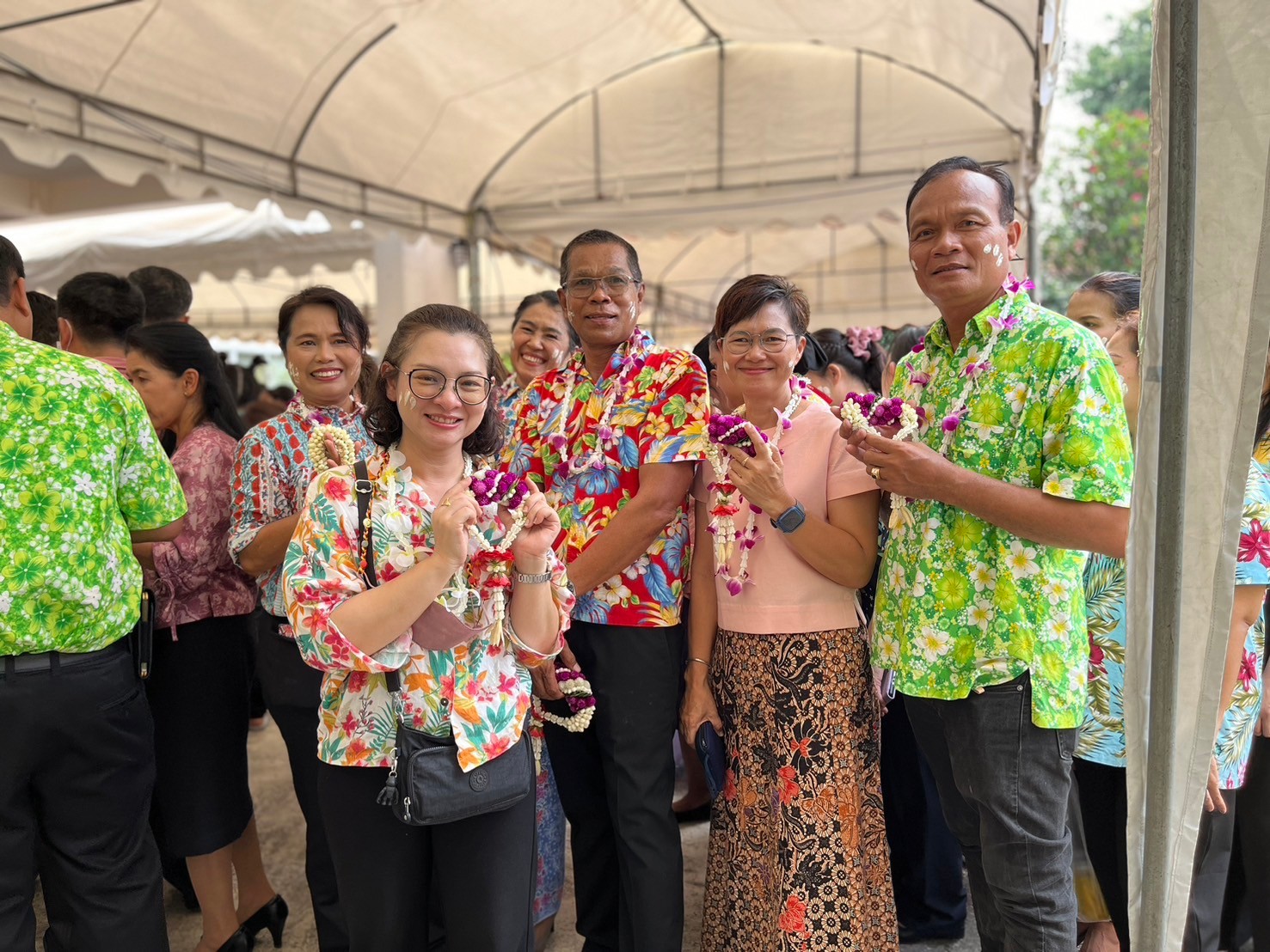 ส.ป.ก.เพชรบุรี เข้าร่วมพิธีรดน้ำขอพรผู้ว่าราชการจังหวัดเพชรบุรี