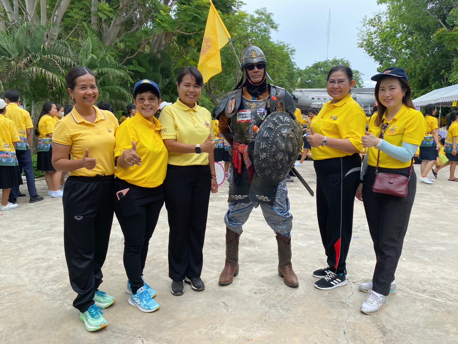 ส.ป.ก.เพชรบุรี เข้าร่วมกิจกรรม เดิน วิ่ง ปั่น ธงตราสัญลักษณ์ งานเฉลิมพระเกียรติพระบาทสมเด็จพระเจ้าอยู่หัว เนื่องในโอกาสพระราชพิธีมหามงคลเฉลิมพระชนมพรรษา 6 รอบ 28 กรกฎาคม 2567