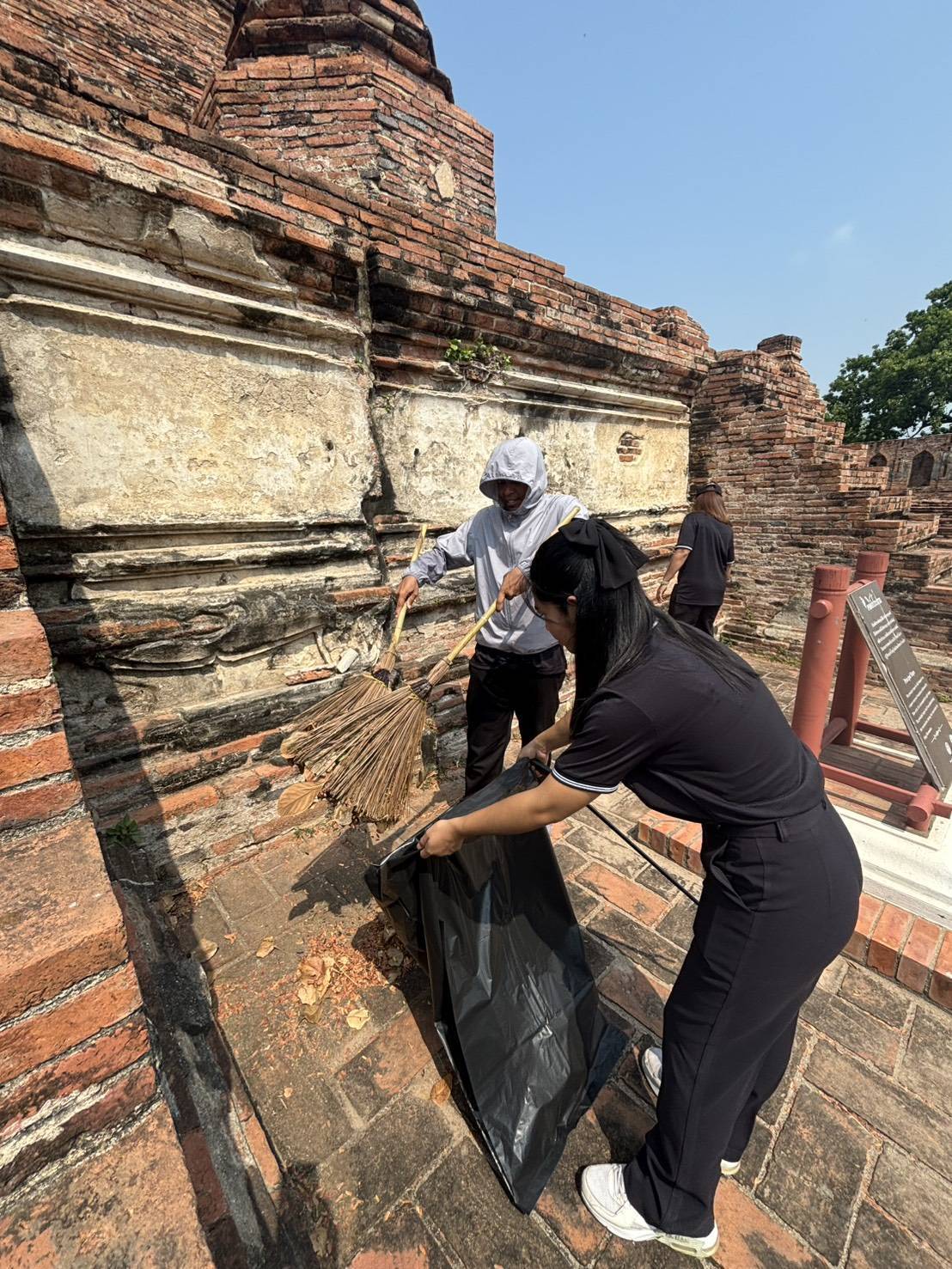 title - ส.ป.ก.พระนครศรีอยุธยา ร่วมกิจกรรมรณรงค์ดูแลรักษามรดกศิลปวัฒนธรรมของชาติ เนื่องในวันอนุรักษ์มรดกไทย พุทธศักราช ๒๕๖๙