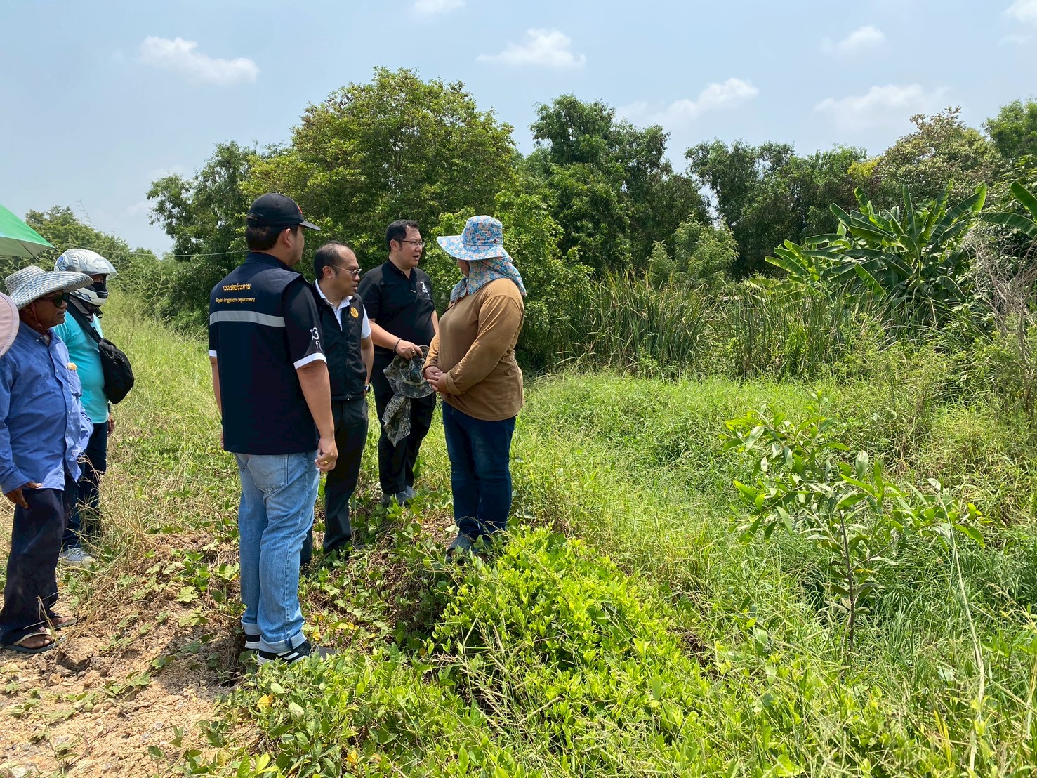 title - ปฏิรูปที่ดินจังหวัดพระนครศรีอยุธยา ร่วมลงพื้นที่แปลง ๘๔๒๑ เพื่อสำรวจพื้นที่ และนำไปออกแบบ การบริหารจัดการน้ำ