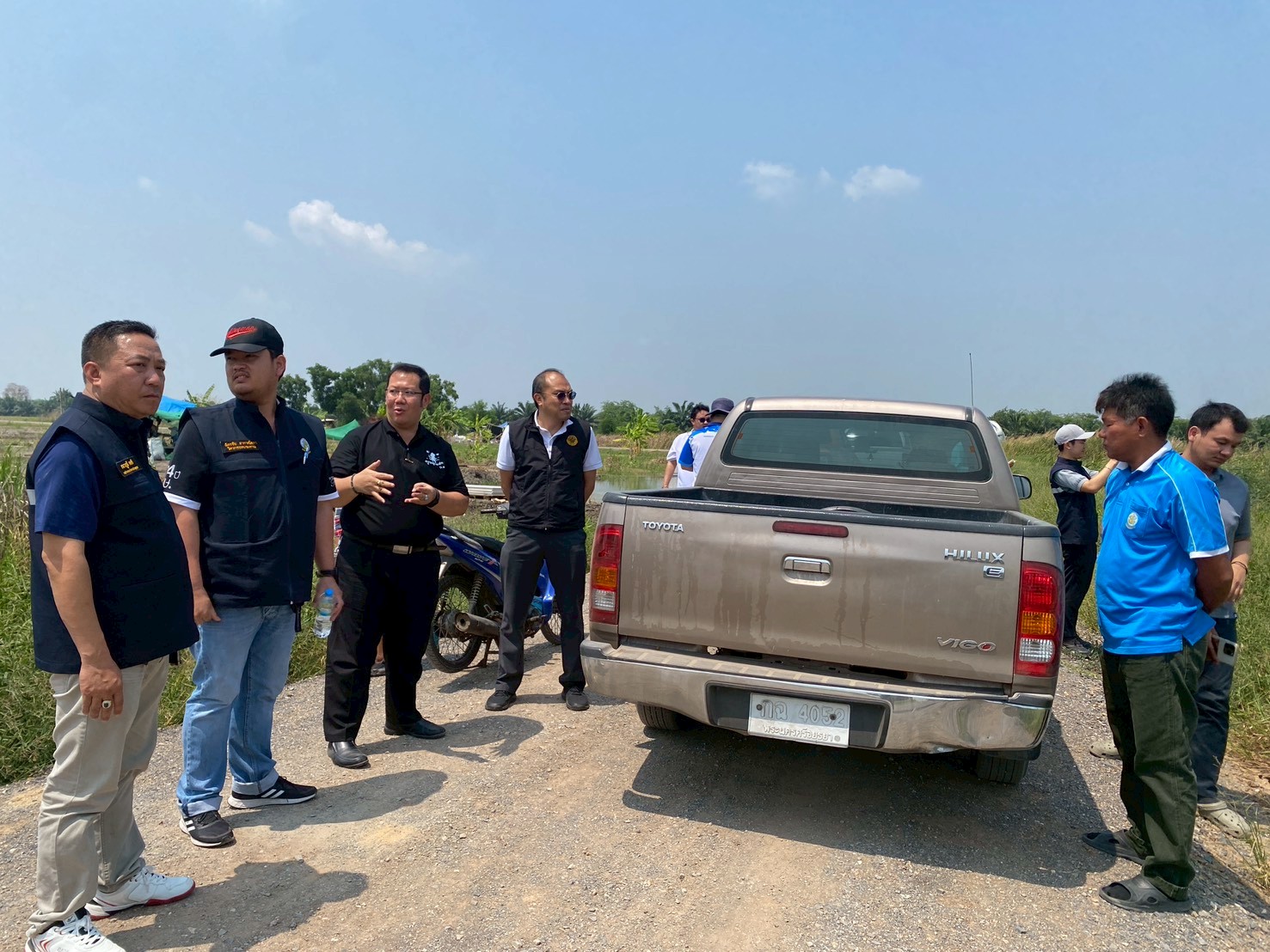 title - ปฏิรูปที่ดินจังหวัดพระนครศรีอยุธยา ร่วมลงพื้นที่แปลง ๘๔๒๑ เพื่อสำรวจพื้นที่ และนำไปออกแบบ การบริหารจัดการน้ำ
