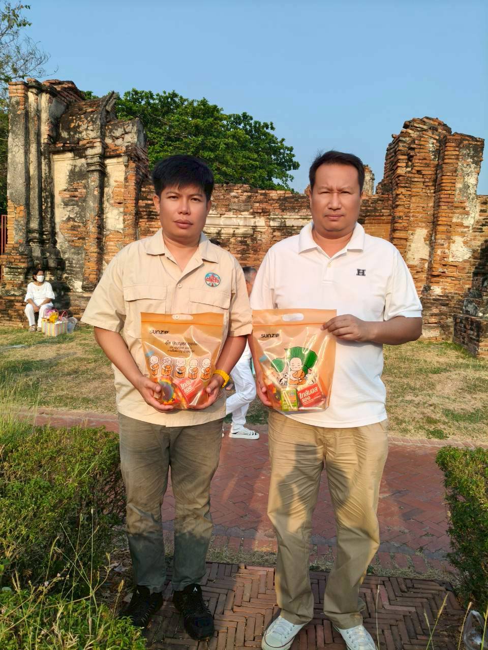 title - ส.ป.ก.พระนครศรีอยุธยา ร่วมทำบุญเมือง ๖๗๖ ปี วันสถาปนากรุงศรีอยุธยา ตักบาตรพระสงฆ์ ๑,๑๐๙ รูป  