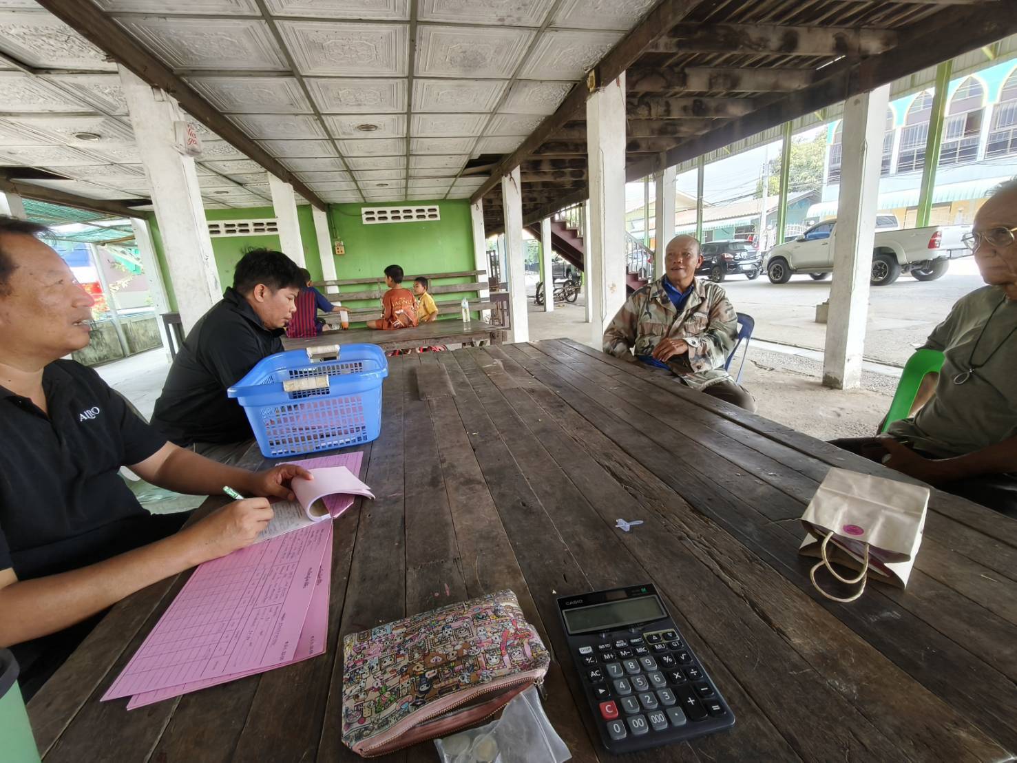 title - ส.ป.ก.พระนครศรีอยุธยา ดำเนินการให้บริการรับชำระค่าเช่าที่ดินเพื่อเกษตรกรรม รับชำระสินเชื่่อเงินกองทุนฯ และสนันสนุนสินเชื่่อเงินกองทุนการปฏิรูปที่ดินเพื่อเกษตรกรรม เพื่อเป็นแหล่งเงินทุนดอกเบี้ยต่ำ ให้แก่เกษตรกร  และลดภาระค่าใช้จ่ายในการเดินทางของเกษตรกร