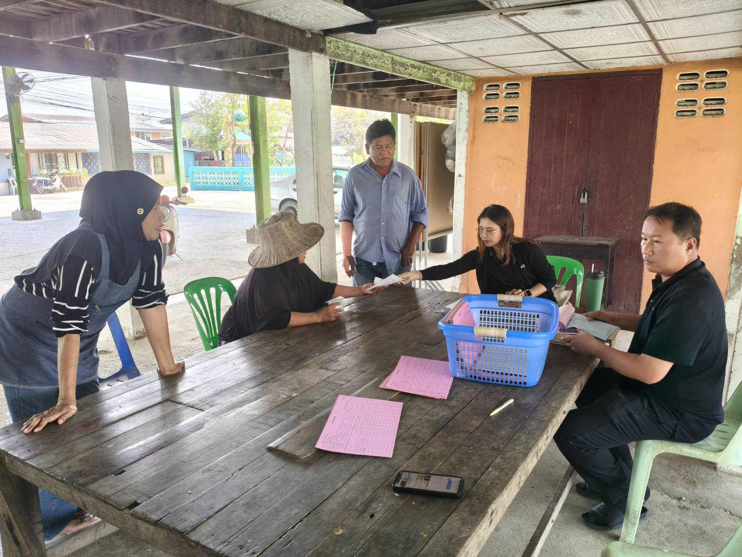 title - ส.ป.ก.พระนครศรีอยุธยา ดำเนินการให้บริการรับชำระค่าเช่าที่ดินเพื่อเกษตรกรรม รับชำระสินเชื่่อเงินกองทุนฯ และสนันสนุนสินเชื่่อเงินกองทุนการปฏิรูปที่ดินเพื่อเกษตรกรรม เพื่อเป็นแหล่งเงินทุนดอกเบี้ยต่ำ ให้แก่เกษตรกร  และลดภาระค่าใช้จ่ายในการเดินทางของเกษตรกร