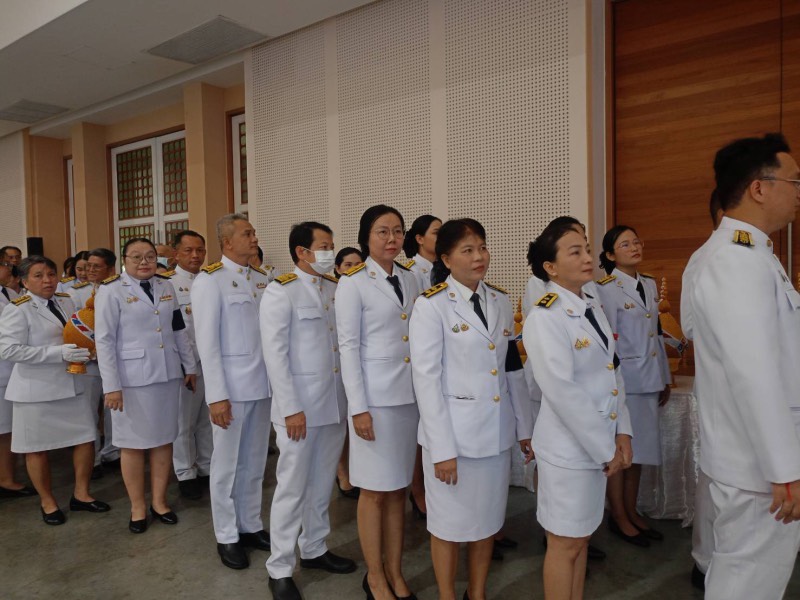 title - ส.ป.ก.พระนครศรีอยุธยา เข้าร่วมพิธีถวายเครื่องราชสักการะและวางพานพุ่ม และพิธีจุดเทียนถวายพระพรชัยมงคล เนื่องในโอกาสพระราชพิธีมหามงคลเฉลิมพระชนมพรรษา ๔ รอบ สมเด็จพระนางเจ้า ฯ พระบรมราชินี ๓ มิถุนายน ๒๕๖๙