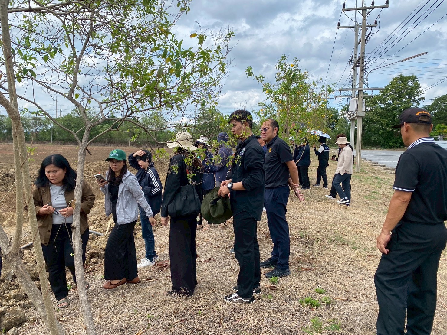 title - ปฏิรูปที่ดินจังหวัดพระนครศรีอยุธยา ลงพื้นที่ติดตามความก้าวหน้าการบูรณาการเตรียมความพร้อม ร่วมกับหน่วยงานสังกัดกระทรวงเกษตรและสหกรณ์การเกษตร จิตอาสาพัฒนาคุณภาพชีวิตเพื่อความสุขของประชาชนและโครงการพิเศษกระทรวงเกษตรเเละสหกรณ์