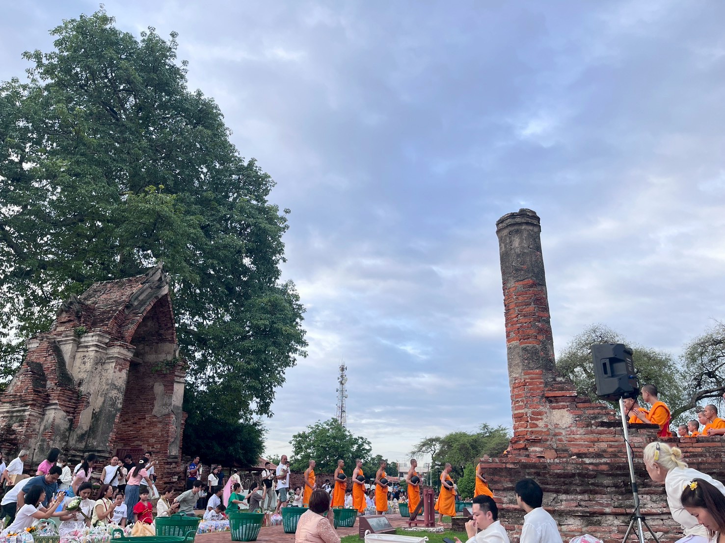 title - ส.ป.ก.พระนครศรีอยุธยา เข้าร่วมกิจกรรมแต่งไทยใส่บาตร ปีที่ ๓ ณ วัดราชบูรณะ อุทยานประวัติศาสตร์พระนครศรีอยุธยา