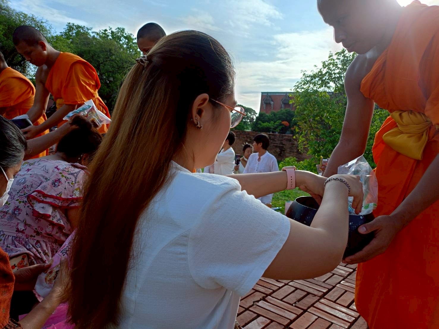 title - ส.ป.ก.พระนครศรีอยุธยา เข้าร่วมกิจกรรมแต่งไทยใส่บาตร ปีที่ ๓ ณ วัดราชบูรณะ อุทยานประวัติศาสตร์พระนครศรีอยุธยา