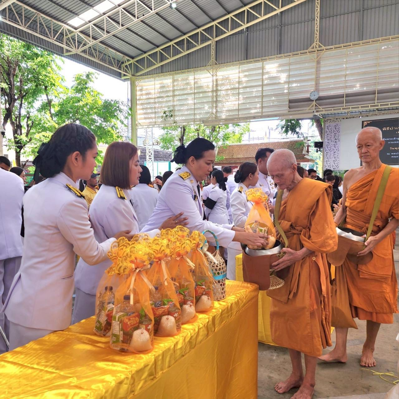 title - ปฏิรูปที่ดินจังหวัดพระนครศรีอยุธยา เข้าร่วมพิธีบำเพ็ญกุศล ในวาระครบ ๗ วัน (สัตตมวาร) แห่งการสิ้นพระชนม์ ถวายเป็นพระกุลแด่สมเด็จพระเจ้าลูกเธอ เจ้าฟ้าพัชรกิติยาภา นเรนทิราเทพยวดี กรมหลวงราชสาริณีสิริพัชร มหาวัชรราชธิดาร่วมพิธี