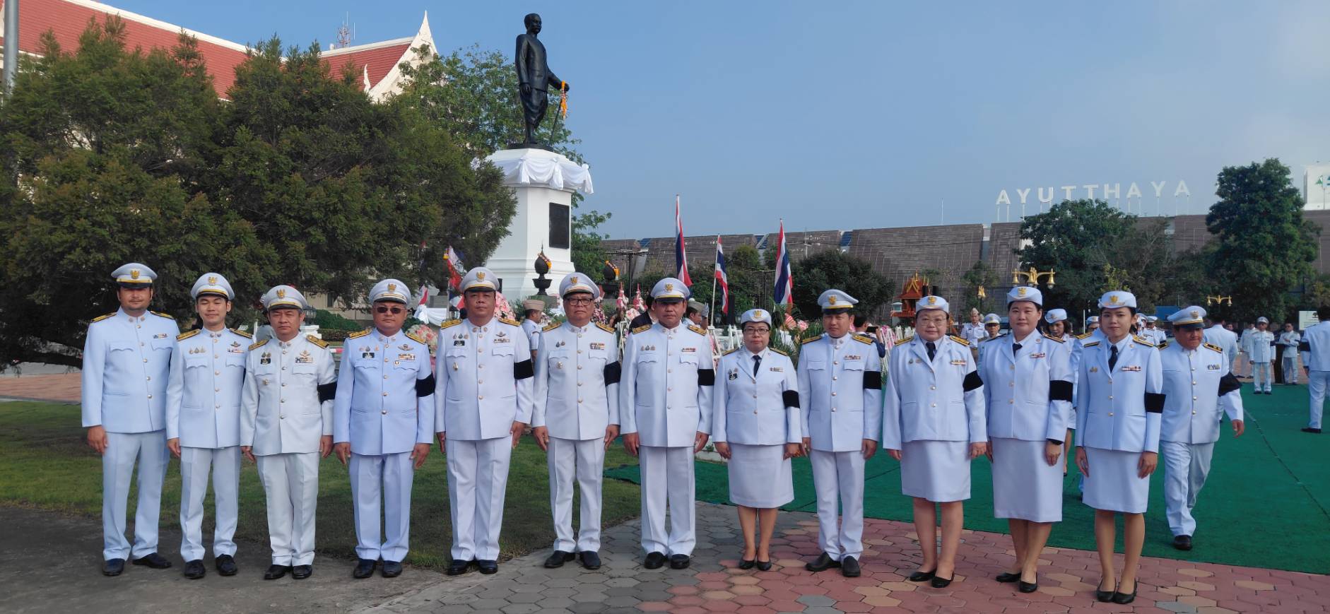 title - ปฏิรูปที่ดินจังหวัดพระนครศรีอยุธยา  มอบหมายให้กลุ่มกฏหมายและกลุ่มงานช่างและแผนที่ ร่วมพิธีวางพวงมาลาถวายสักการะ เนื่องในวันปิยมหาราช (วันคล้ายวันสวรรคตพระบาทสมเด็จพระจุลจอมเกล้าเจ้าอยู่หัว) ประจำปี พ.ศ. ๒๕๖๙ โดยมีนายชวนินทร์ วงศ์สถิตจิรกาล ผู้ว่าราชการจังหวัดพระนครศรีอยุธยา เป็นประธานในพิธีดังกล่าว ณ พระบรมราชานุสาวรีย์พระบาทสมเด็จพระจุลจอมเกล้าเจ้าอยู่หัว รัชกาลที่ ๕ บริเวณลานหน้าศาลากลางจังหวัดพระนครศรีอยุธยา