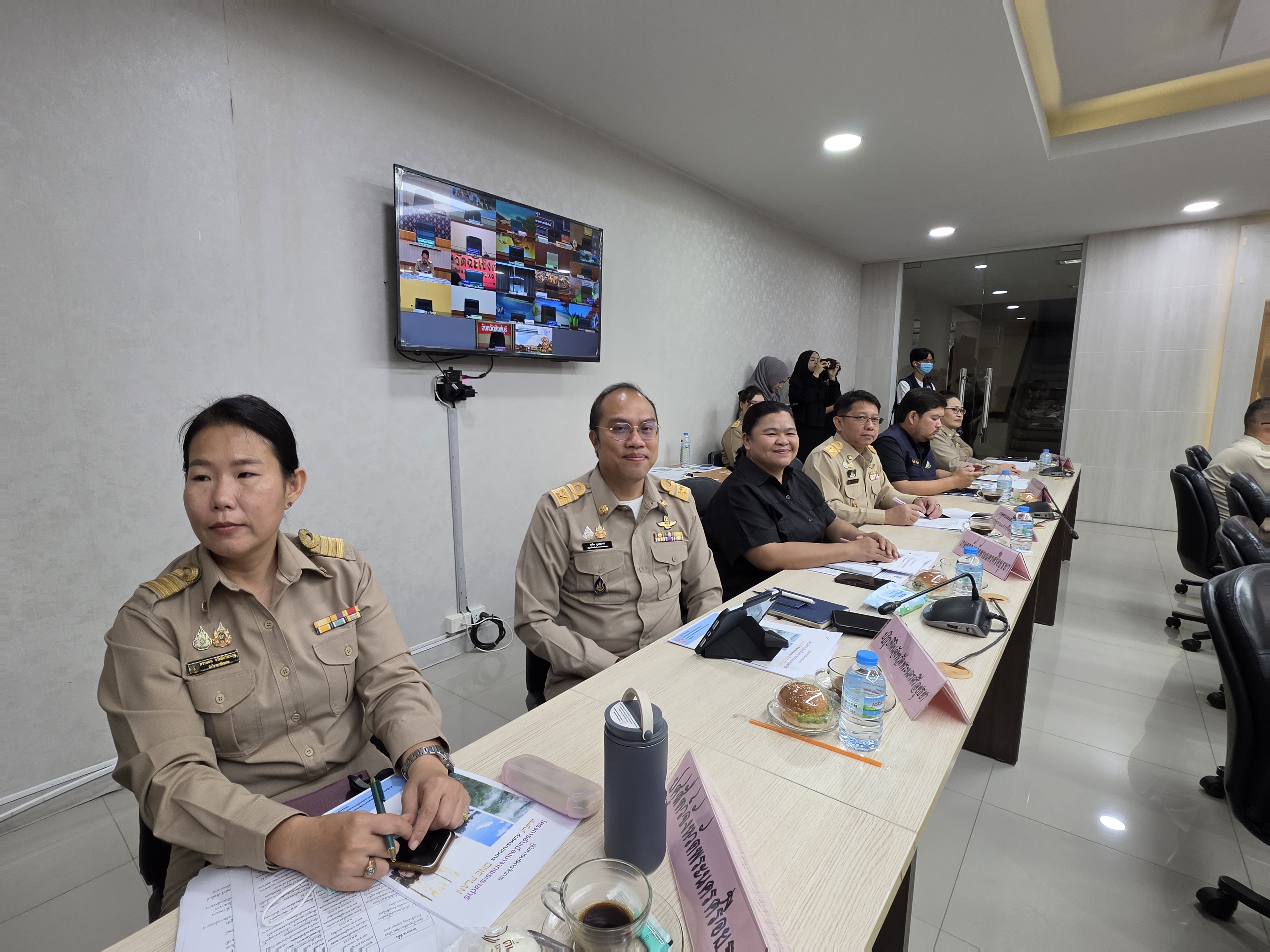 title - ส.ป.ก.พระนครศรีอยุธยา เข้าร่วมรับฟังการติดตามและขับเคลื่อนโครงการอันเนื่องมาจากพระราชดำริ เป็นประธานเปิดงานการนำคู่มือการบริหารจัดการโครงการอันเนื่องมาจากพระราชดำริเชิงพื้นที่ ด้วยกระบวนการ One Plan มาสนับสนุนการดำเนินงานโครงการอันเนื่องมาจากพระราชดำริ เขตพื้นที่ภาคกลาง