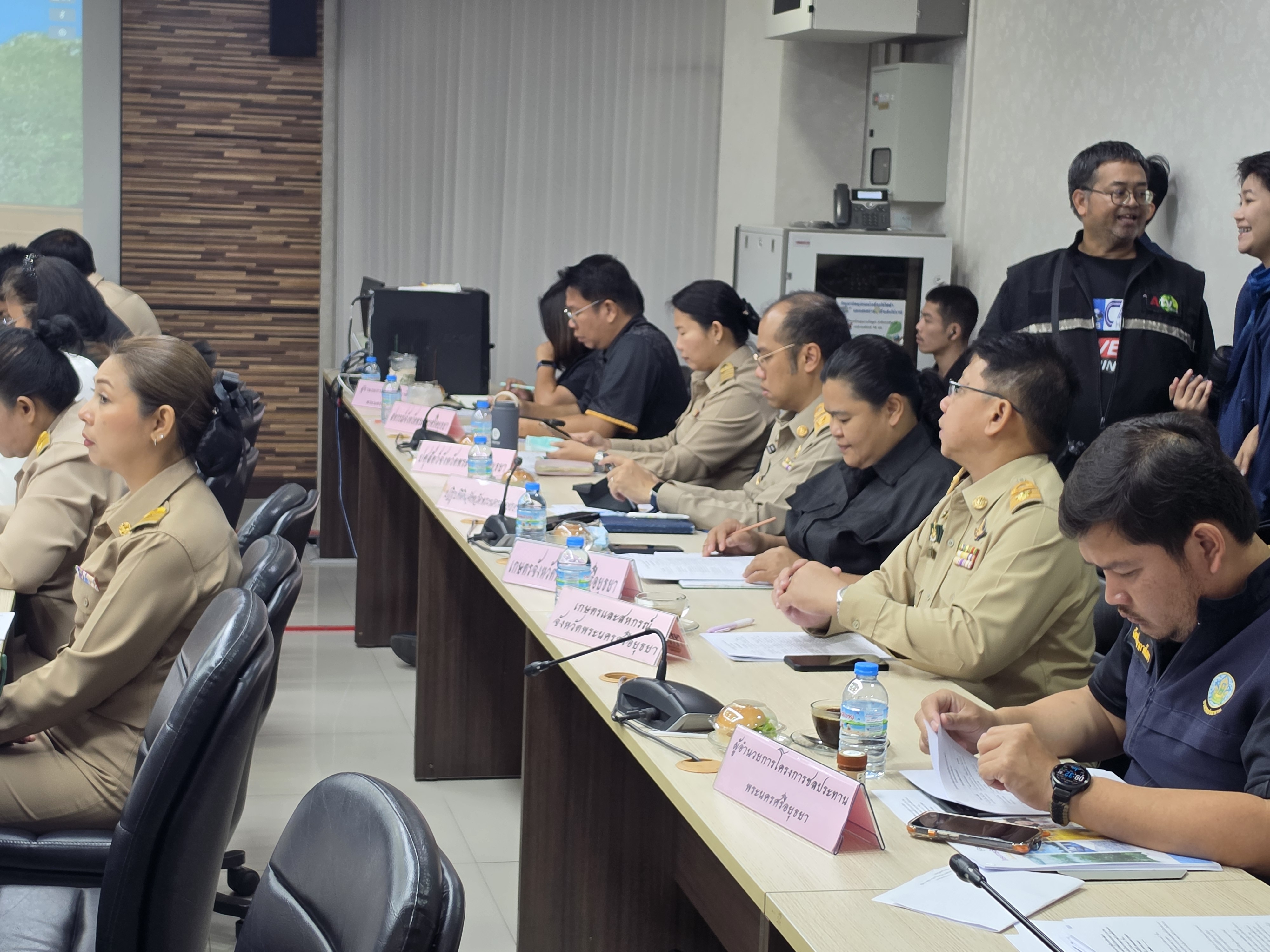 title - ส.ป.ก.พระนครศรีอยุธยา เข้าร่วมรับฟังการติดตามและขับเคลื่อนโครงการอันเนื่องมาจากพระราชดำริ เป็นประธานเปิดงานการนำคู่มือการบริหารจัดการโครงการอันเนื่องมาจากพระราชดำริเชิงพื้นที่ ด้วยกระบวนการ One Plan มาสนับสนุนการดำเนินงานโครงการอันเนื่องมาจากพระราชดำริ เขตพื้นที่ภาคกลาง