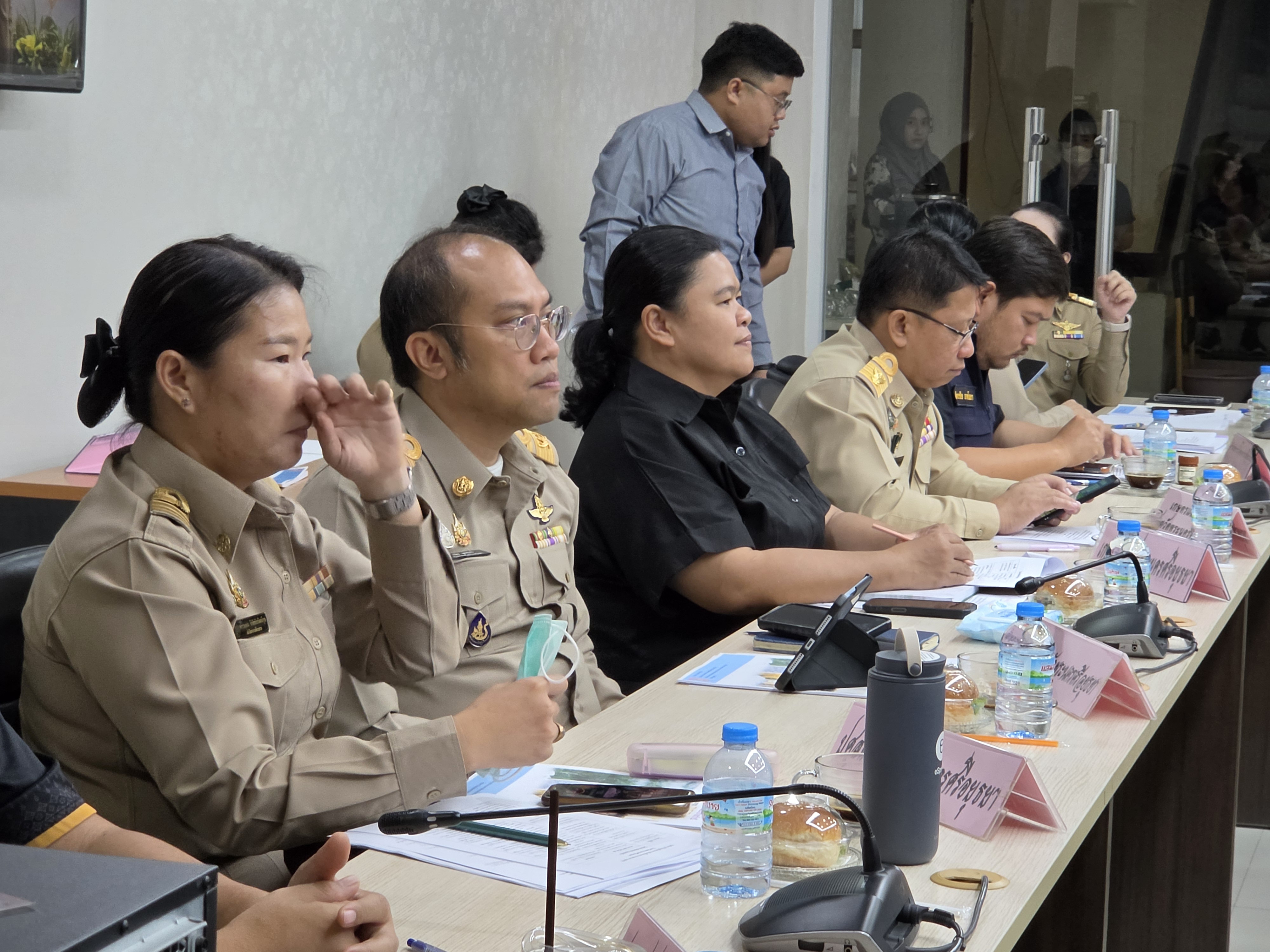 title - ส.ป.ก.พระนครศรีอยุธยา เข้าร่วมรับฟังการติดตามและขับเคลื่อนโครงการอันเนื่องมาจากพระราชดำริ เป็นประธานเปิดงานการนำคู่มือการบริหารจัดการโครงการอันเนื่องมาจากพระราชดำริเชิงพื้นที่ ด้วยกระบวนการ One Plan มาสนับสนุนการดำเนินงานโครงการอันเนื่องมาจากพระราชดำริ เขตพื้นที่ภาคกลาง