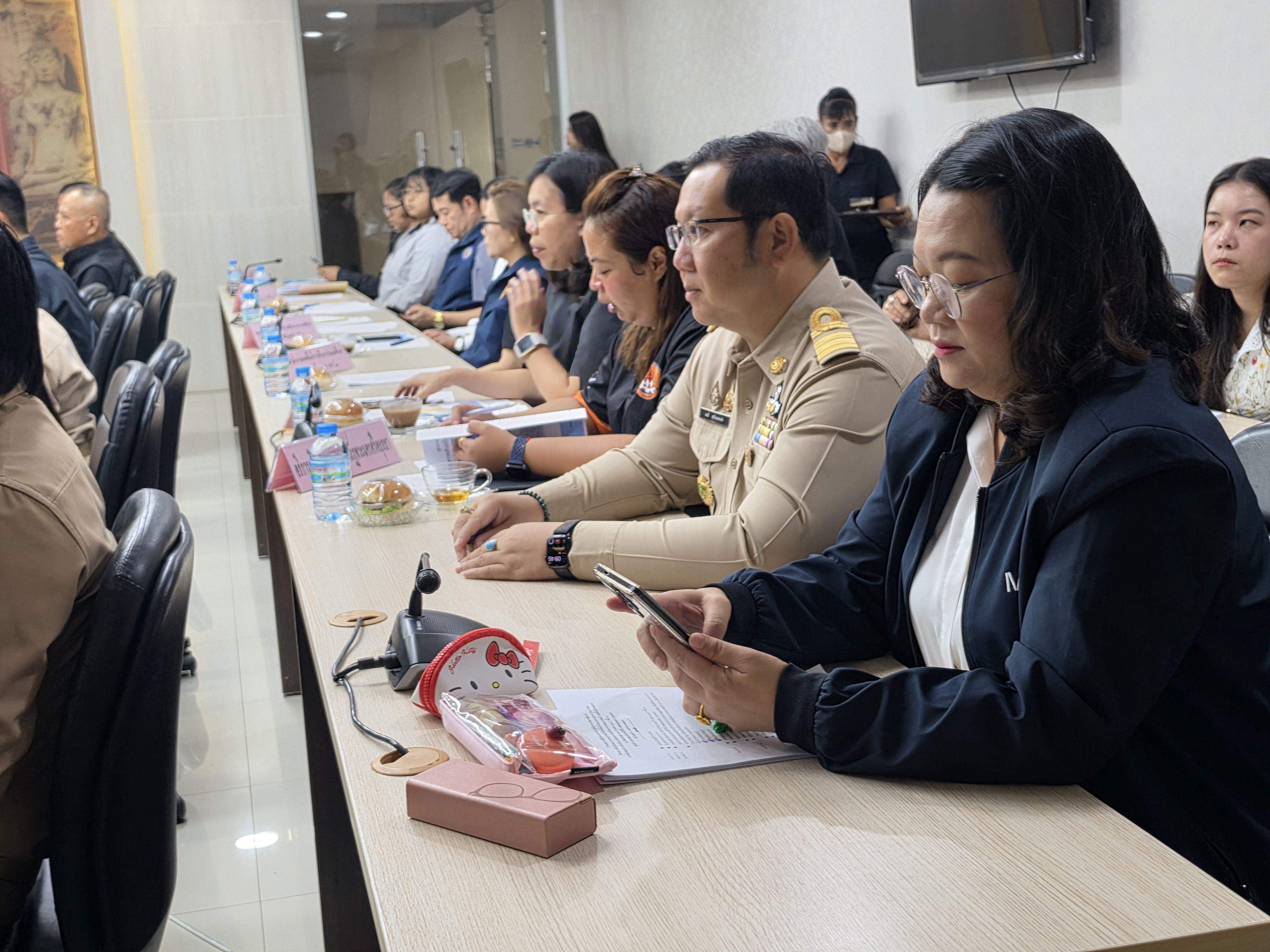 title - ส.ป.ก.พระนครศรีอยุธยา เข้าร่วมรับฟังการติดตามและขับเคลื่อนโครงการอันเนื่องมาจากพระราชดำริ เป็นประธานเปิดงานการนำคู่มือการบริหารจัดการโครงการอันเนื่องมาจากพระราชดำริเชิงพื้นที่ ด้วยกระบวนการ One Plan มาสนับสนุนการดำเนินงานโครงการอันเนื่องมาจากพระราชดำริ เขตพื้นที่ภาคกลาง