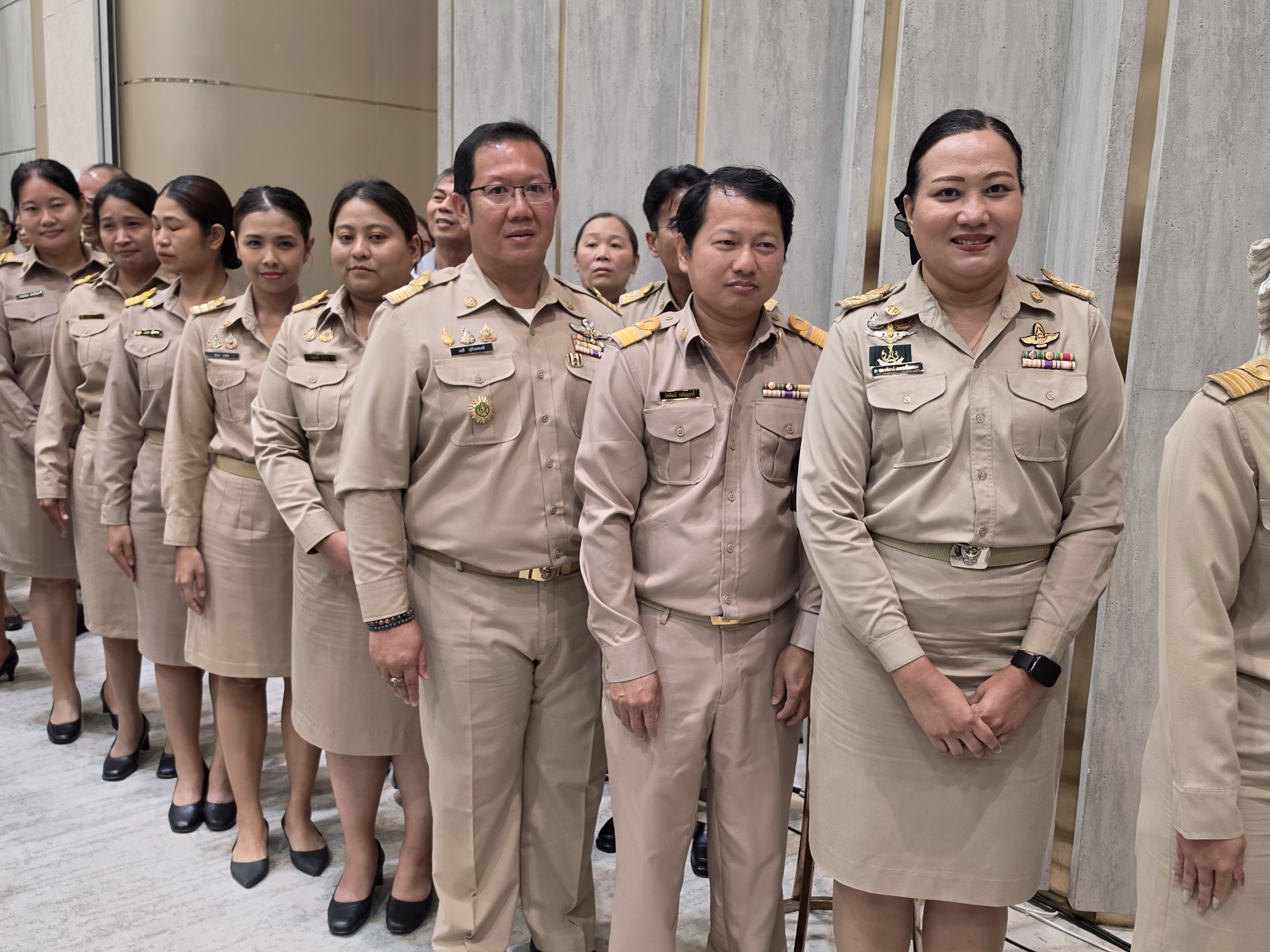 title - ปฏิรูปที่ดินจังหวัดพระนครศรีอยุธยา พร้อมเจ้าหน้าที่ สำนักงานการปฏิรูปที่ดินจังหวัดพระนครศรีอยุธยา เข้าร่วมสัมมนาสรุปผลการดำเนินงานปี ๒๕๖๙ พร้อมกำหนดกรอบการขับเคลื่อนงานปี ๒๕๗๐ 