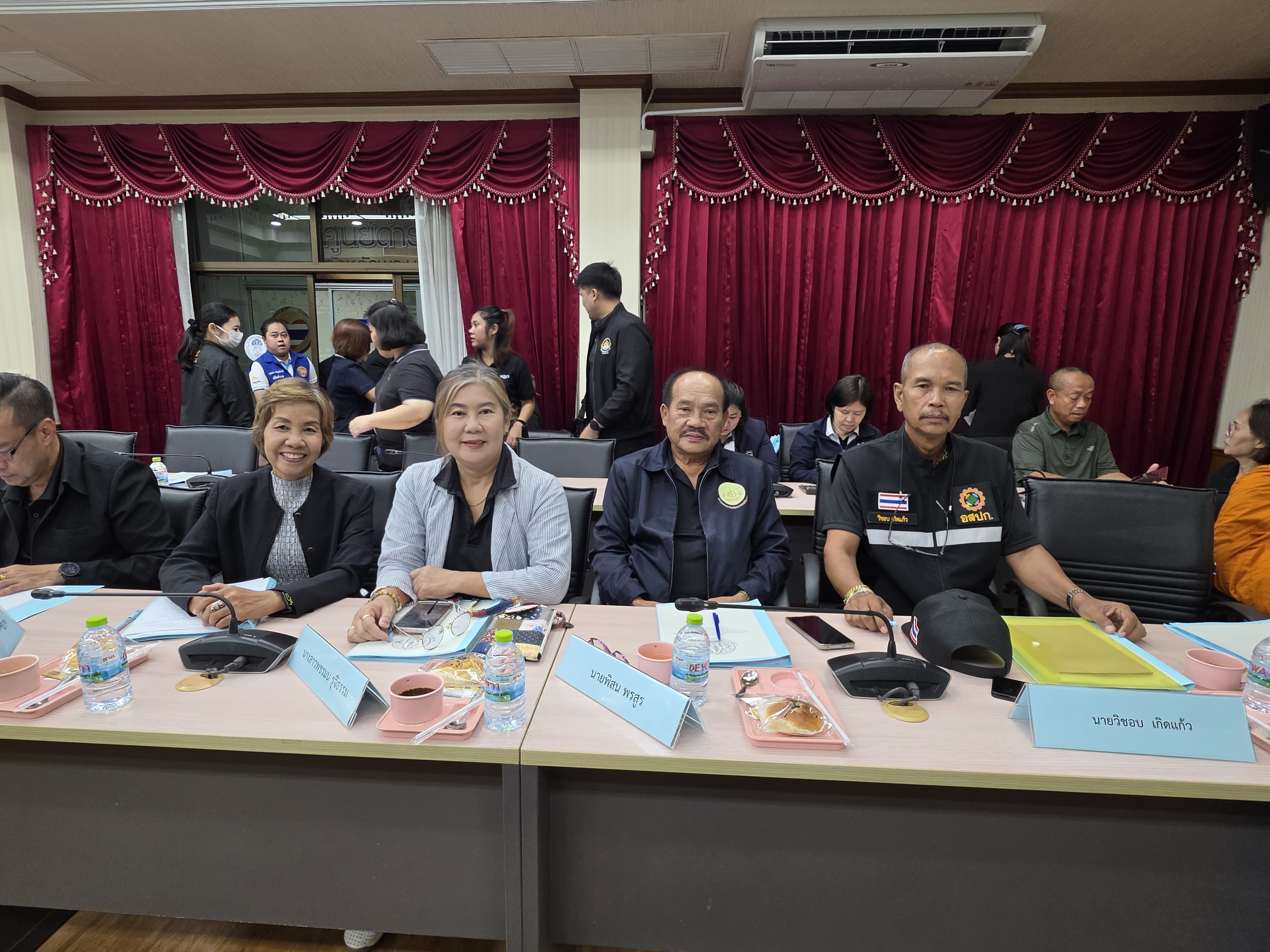 title - สำนักงานการปฏิรูปที่ดินจังหวัดพระนครศรีอยุธยา จัดประชุมคณะกรรมการปฏิรูปที่ดินจังหวัดพระนครศรีอยุธยา ครั้งที่ ๒/๒๕๖๙ ณ ห้องประชุม บึงพระราม  อาคาร ๑ ชั้น ๑  ศาลากลางจังหวัดพระนครศรีอยุธยา 