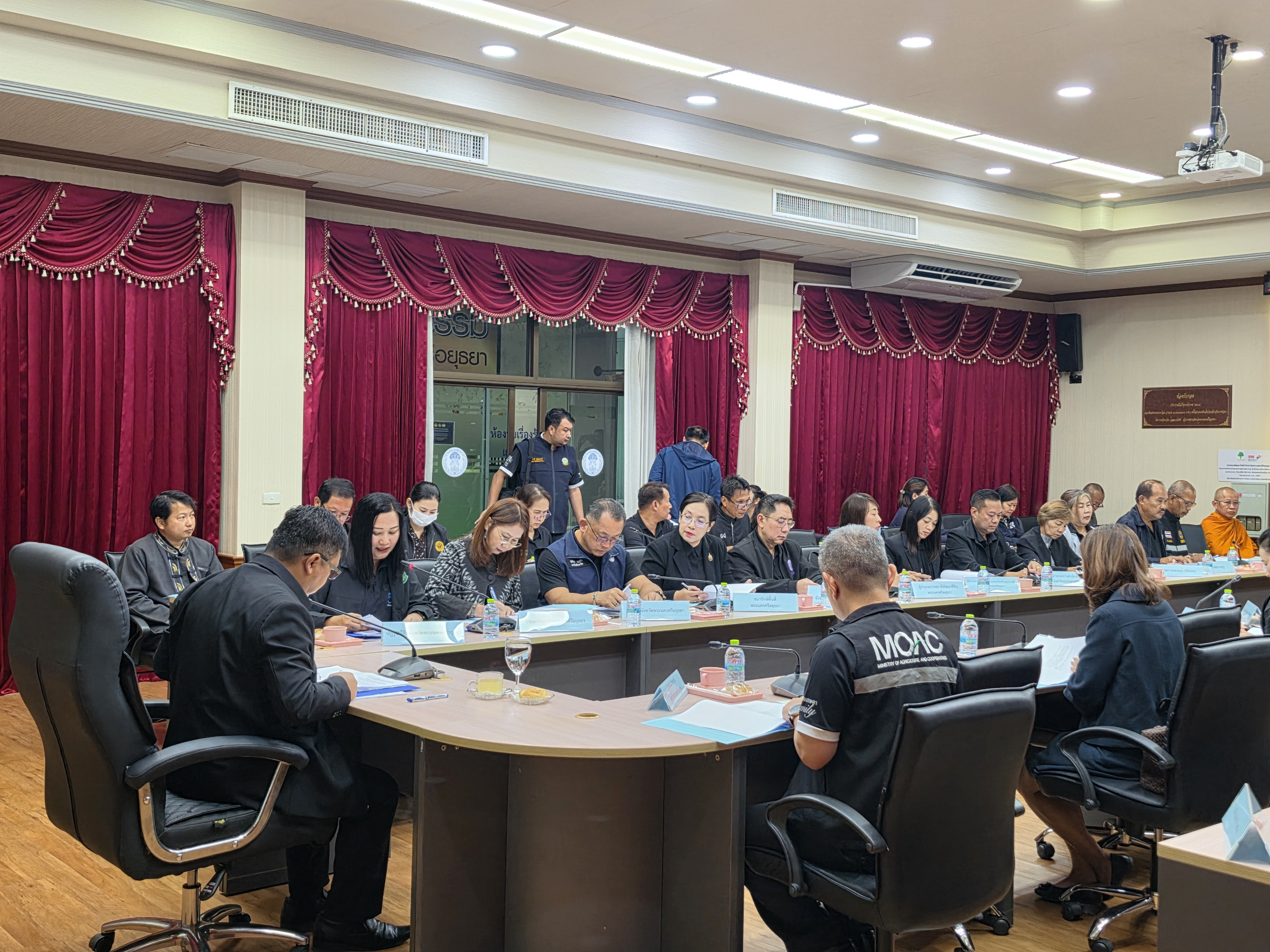 title - สำนักงานการปฏิรูปที่ดินจังหวัดพระนครศรีอยุธยา จัดประชุมคณะกรรมการปฏิรูปที่ดินจังหวัดพระนครศรีอยุธยา ครั้งที่ ๒/๒๕๖๙ ณ ห้องประชุม บึงพระราม  อาคาร ๑ ชั้น ๑  ศาลากลางจังหวัดพระนครศรีอยุธยา 