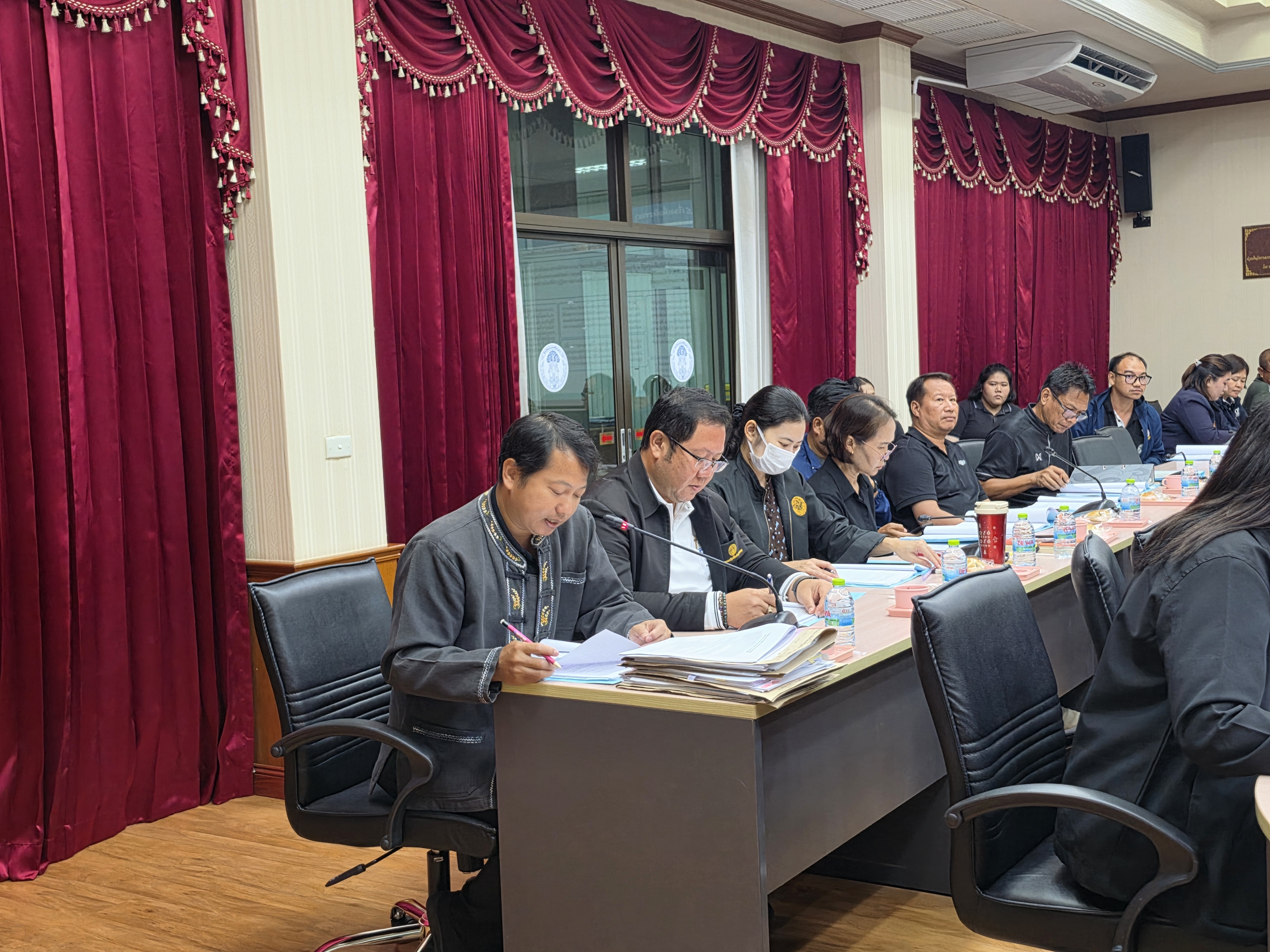 title - สำนักงานการปฏิรูปที่ดินจังหวัดพระนครศรีอยุธยา จัดประชุมคณะกรรมการปฏิรูปที่ดินจังหวัดพระนครศรีอยุธยา ครั้งที่ ๒/๒๕๖๙ ณ ห้องประชุม บึงพระราม  อาคาร ๑ ชั้น ๑  ศาลากลางจังหวัดพระนครศรีอยุธยา 