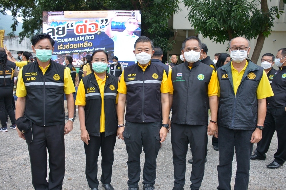 ส.ป.ก. เพชรบุรี ร่วมพิธีปล่อยรถหญ้าอาหารสัตว์พระราชทาน